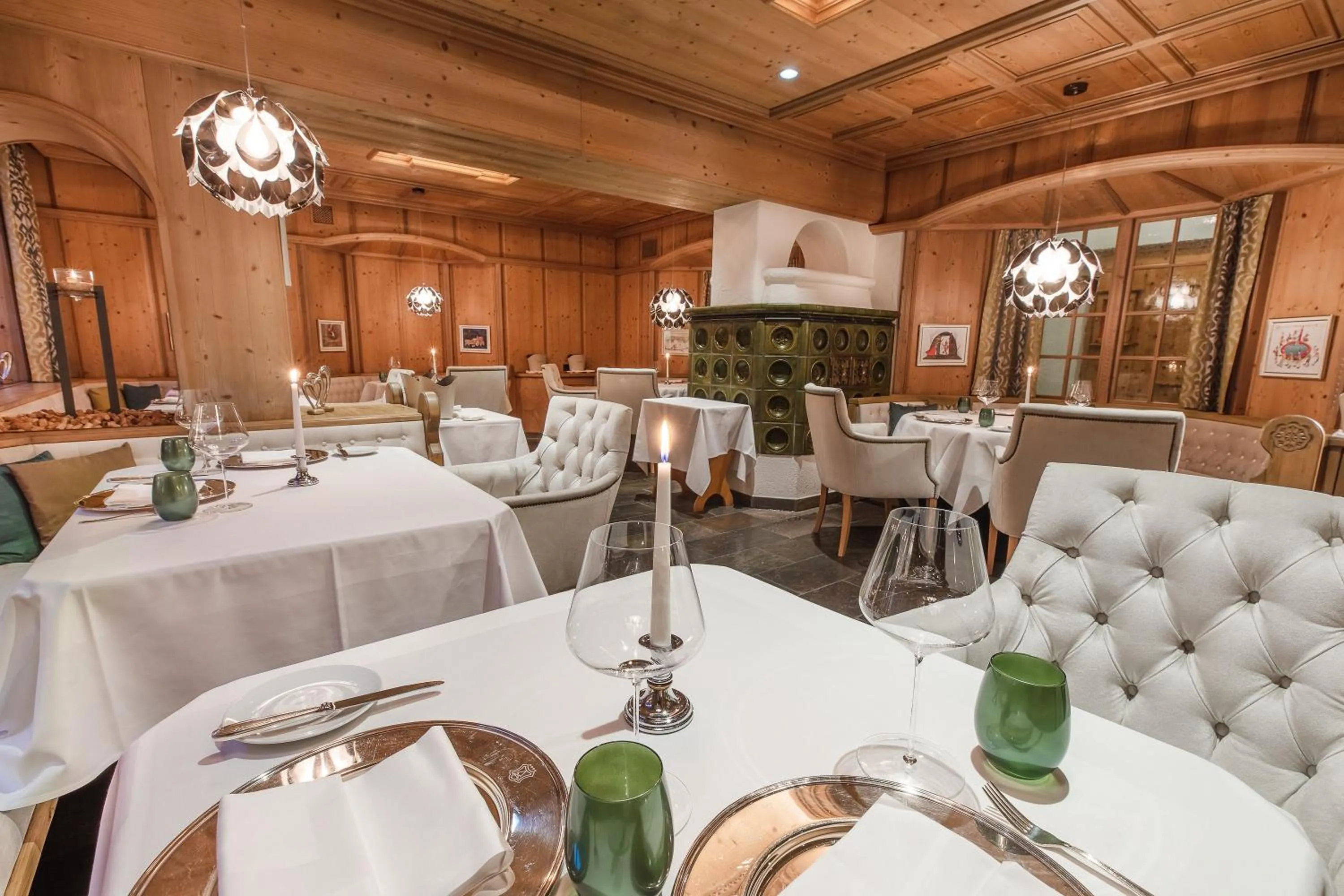 Restaurant/places to eat in Waldhotel Arosa