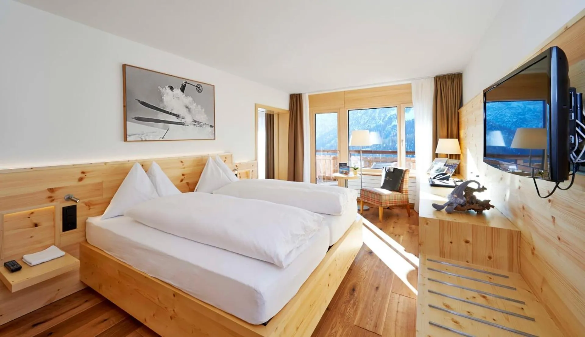 Bedroom, Bed in Waldhotel Arosa