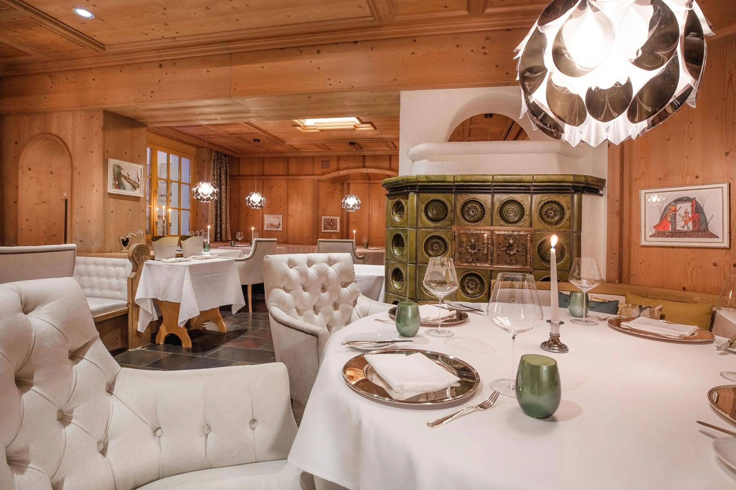 Restaurant/places to eat in Waldhotel Arosa