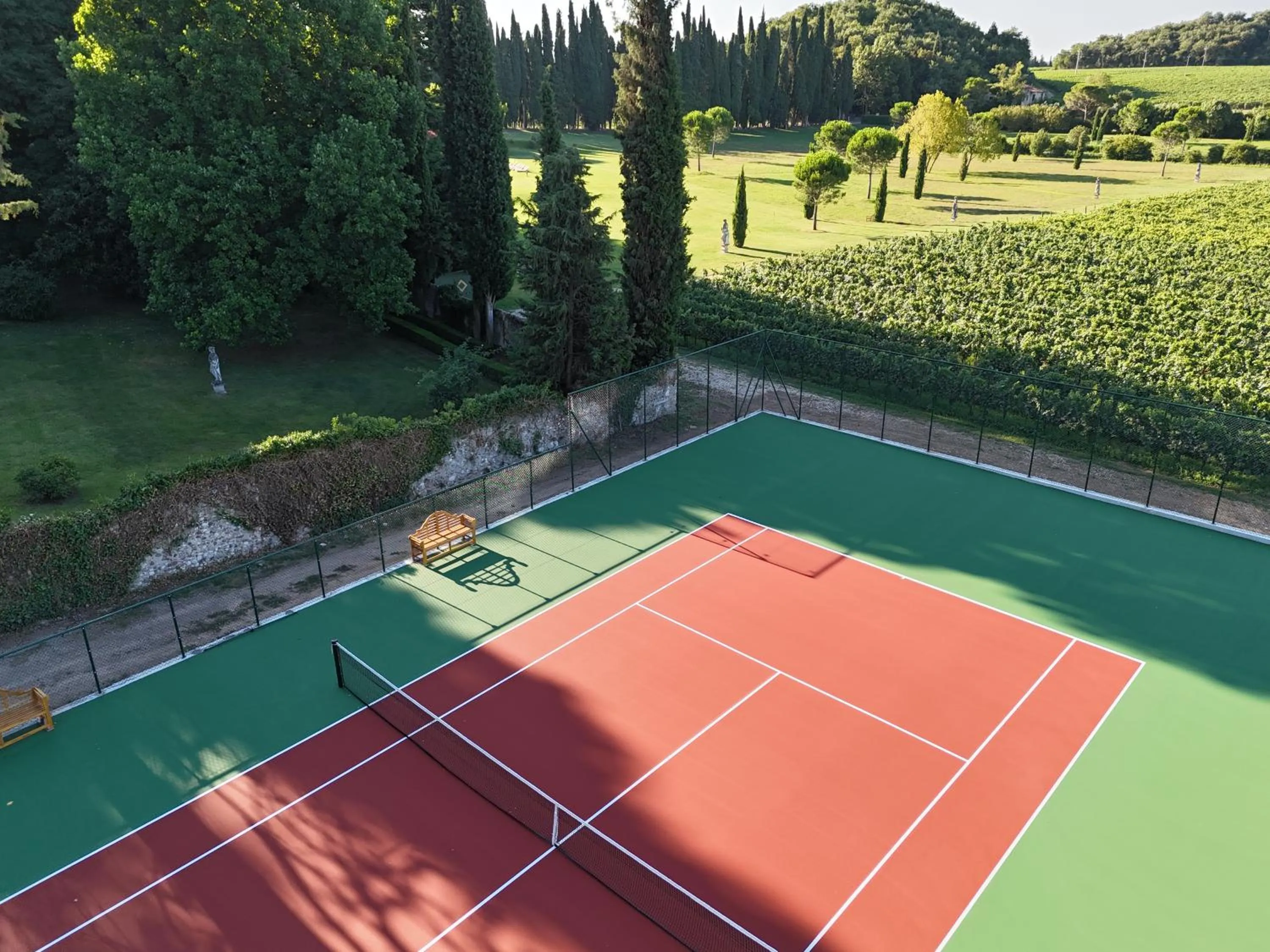 Tennis court in Villa Cordevigo