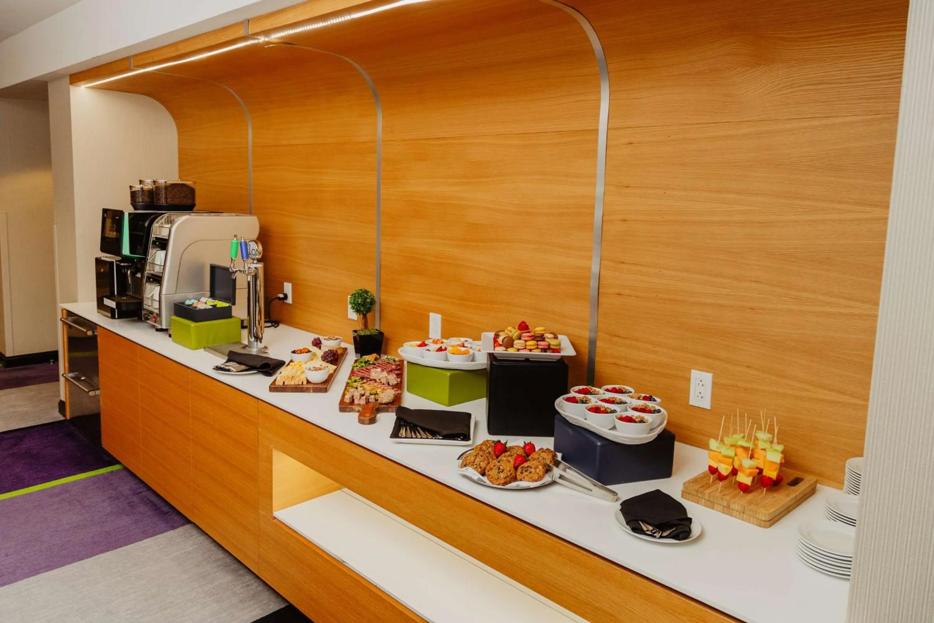 Meeting/conference room in DoubleTree By Hilton Montreal