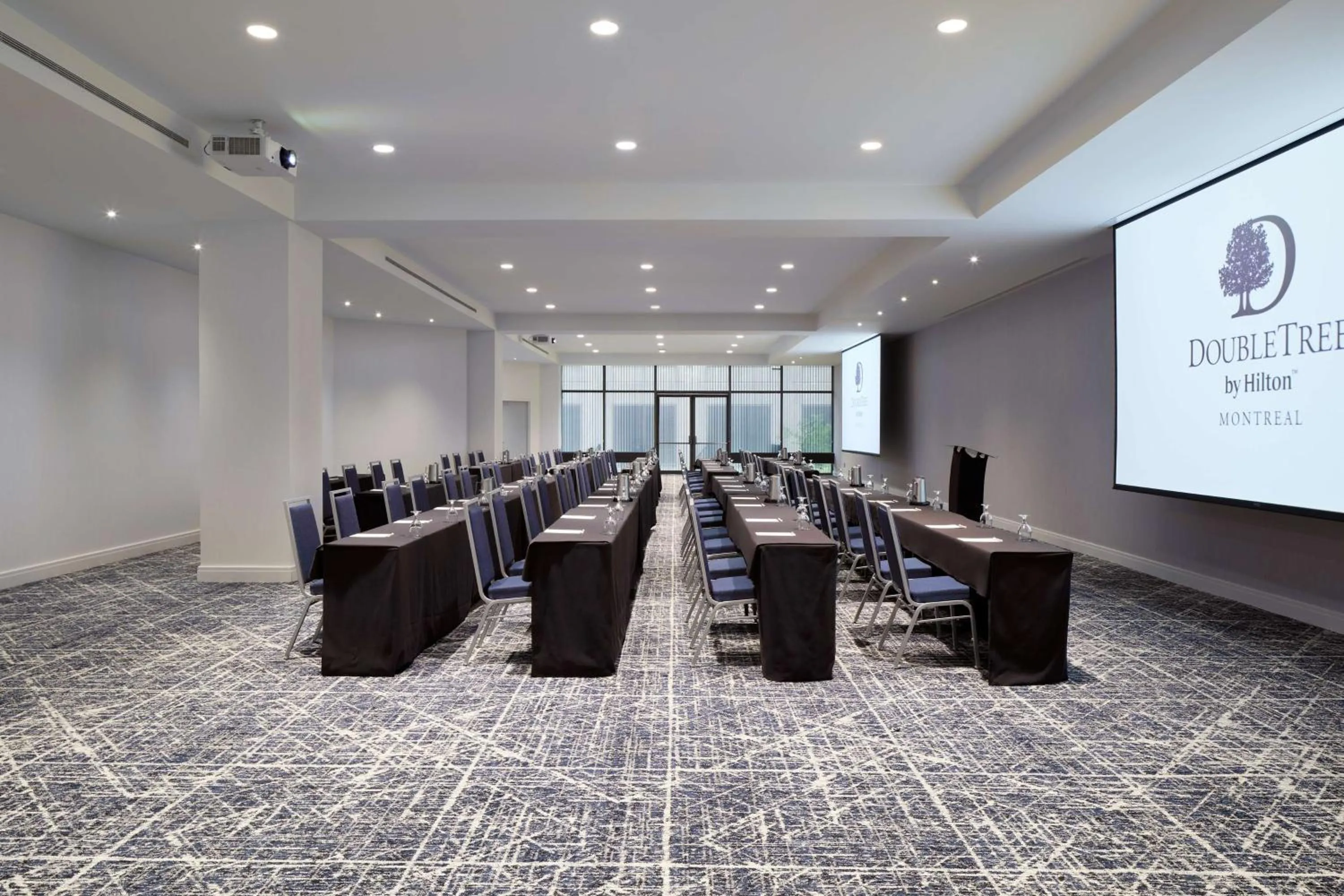 Meeting/conference room in DoubleTree By Hilton Montreal