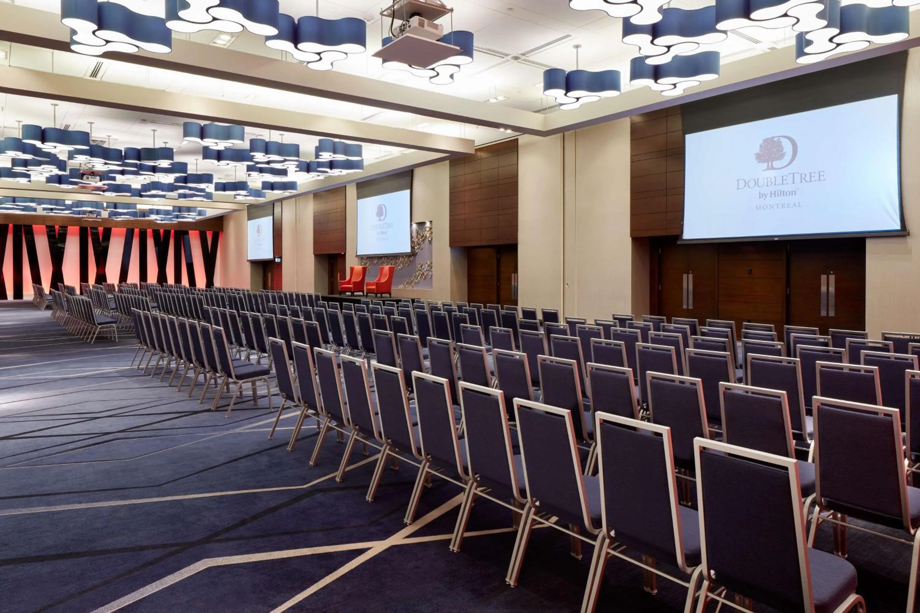 Meeting/conference room in DoubleTree By Hilton Montreal