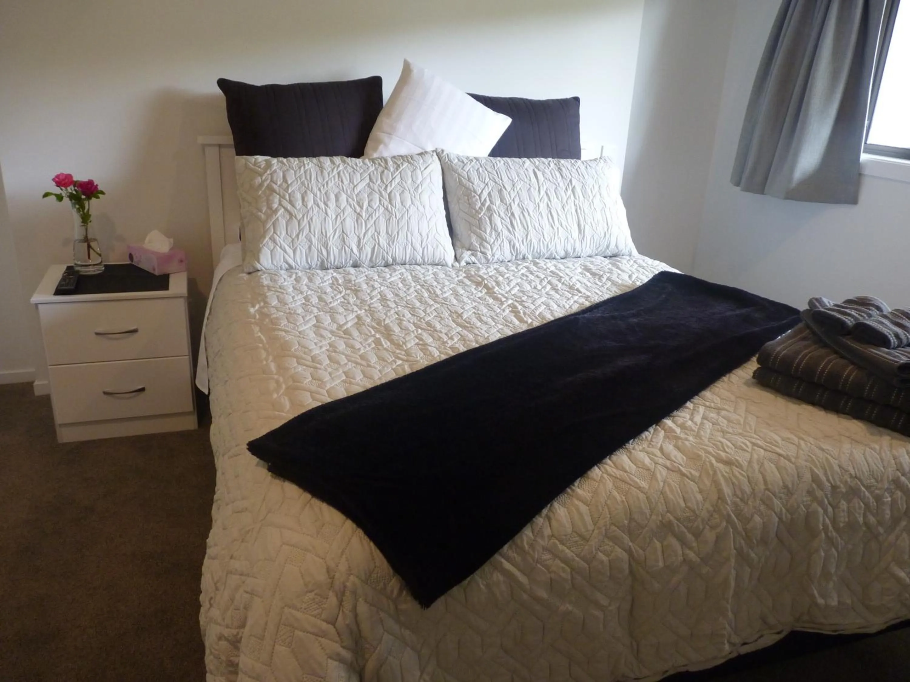 Garden view, Bed in Abel Tasman Kaiteriteri B & B