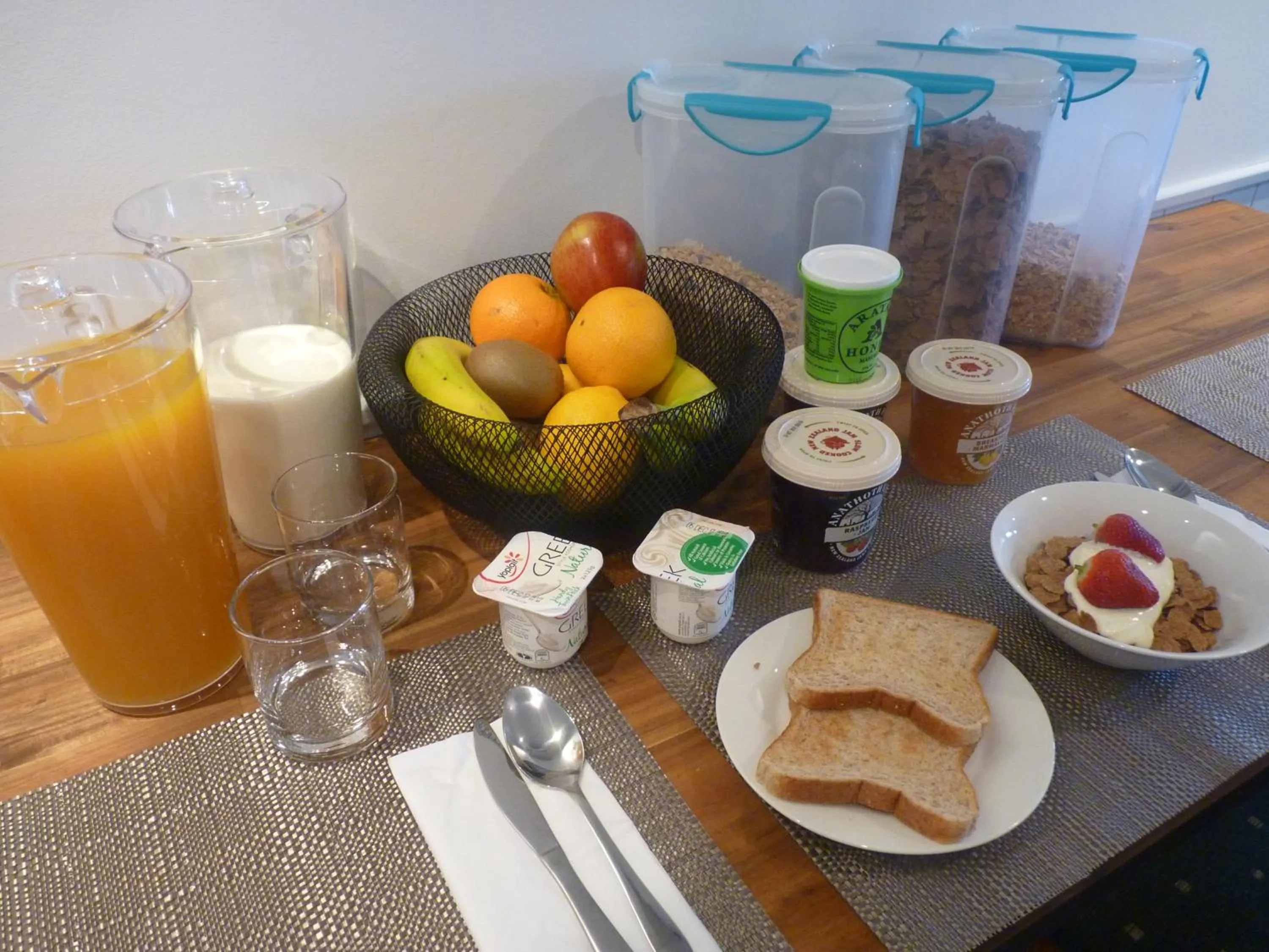 Breakfast in Abel Tasman Kaiteriteri B & B