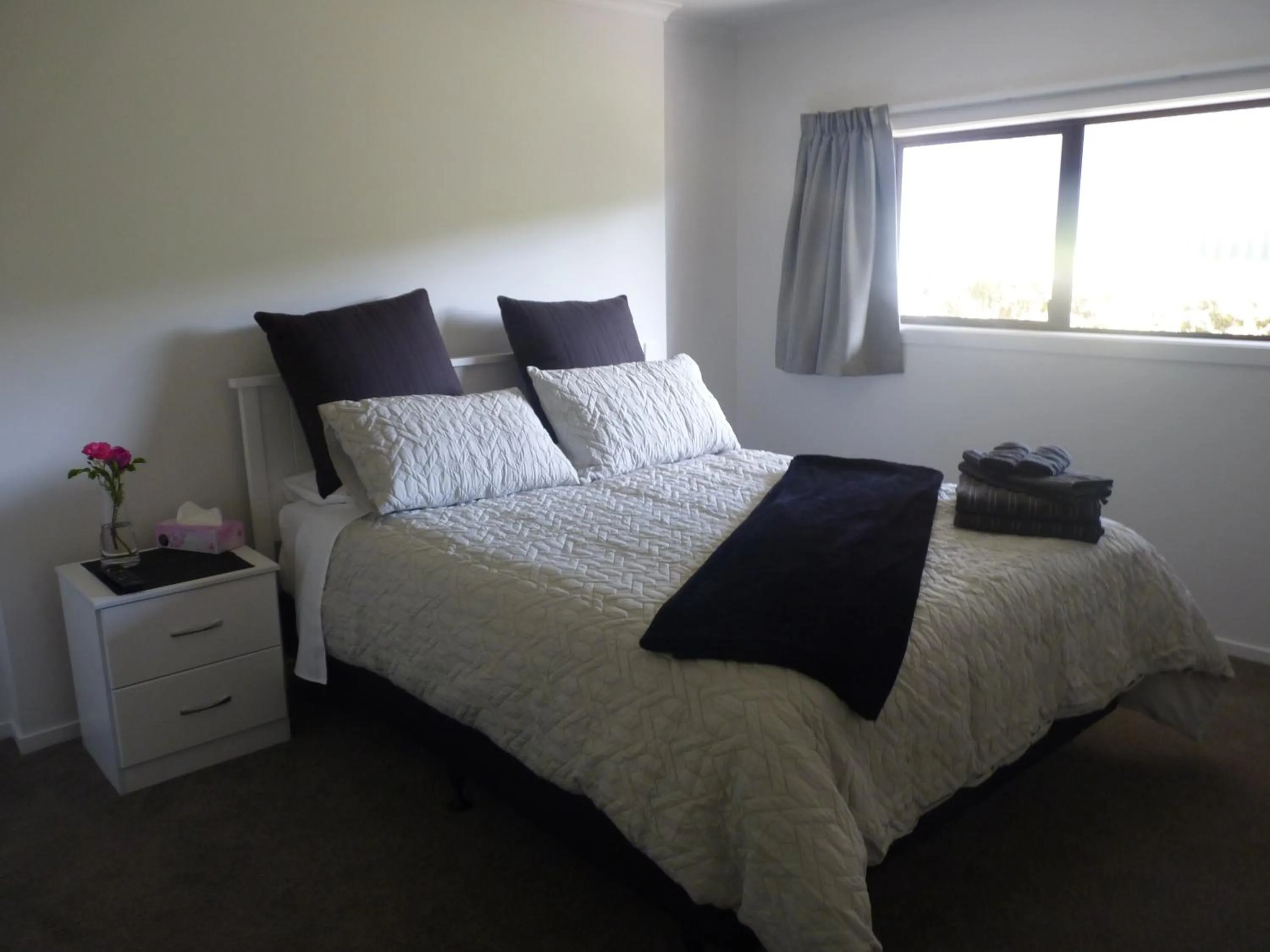 Garden view, Bed in Abel Tasman Kaiteriteri B & B