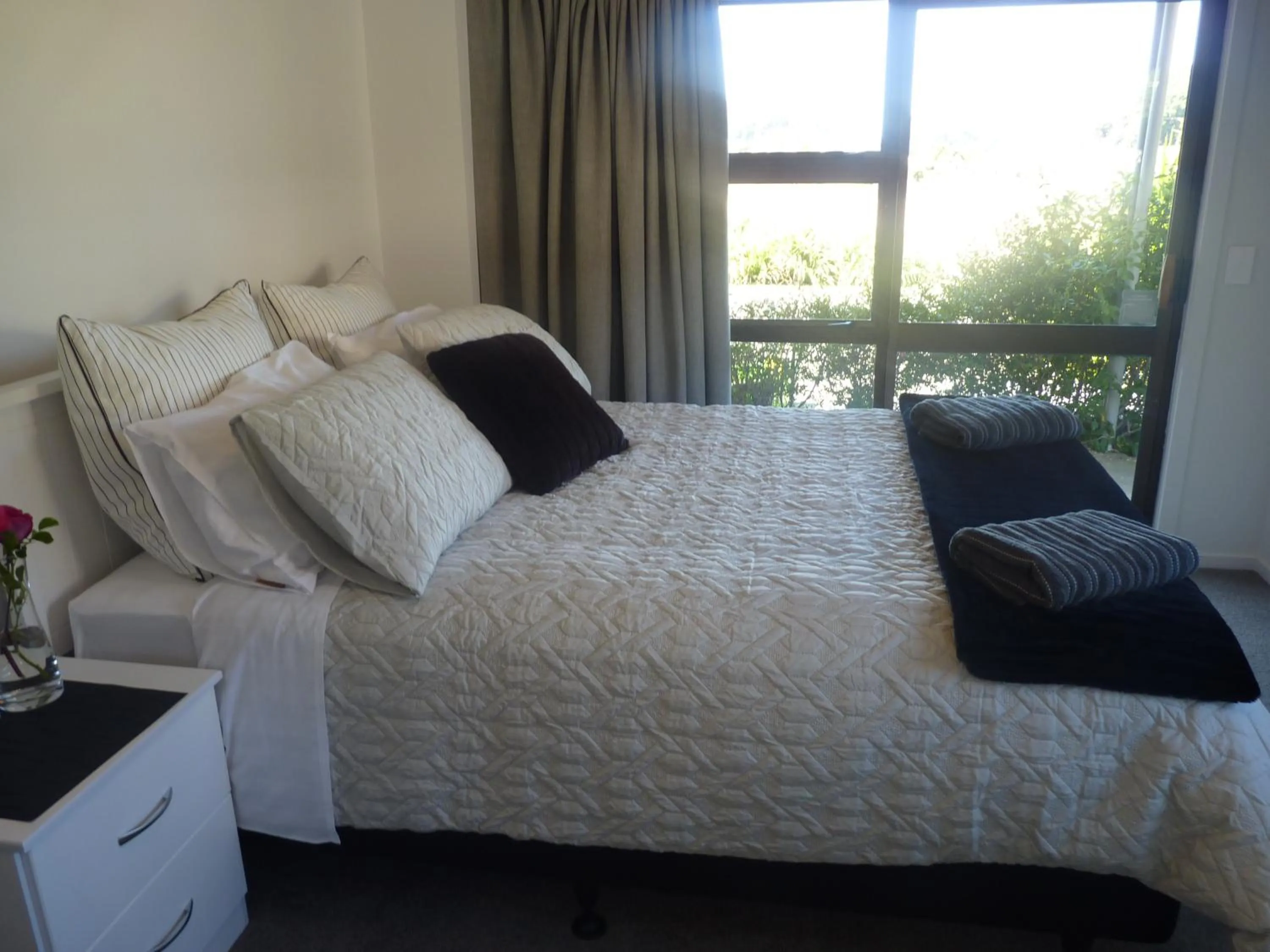 View (from property/room), Bed in Abel Tasman Kaiteriteri B & B