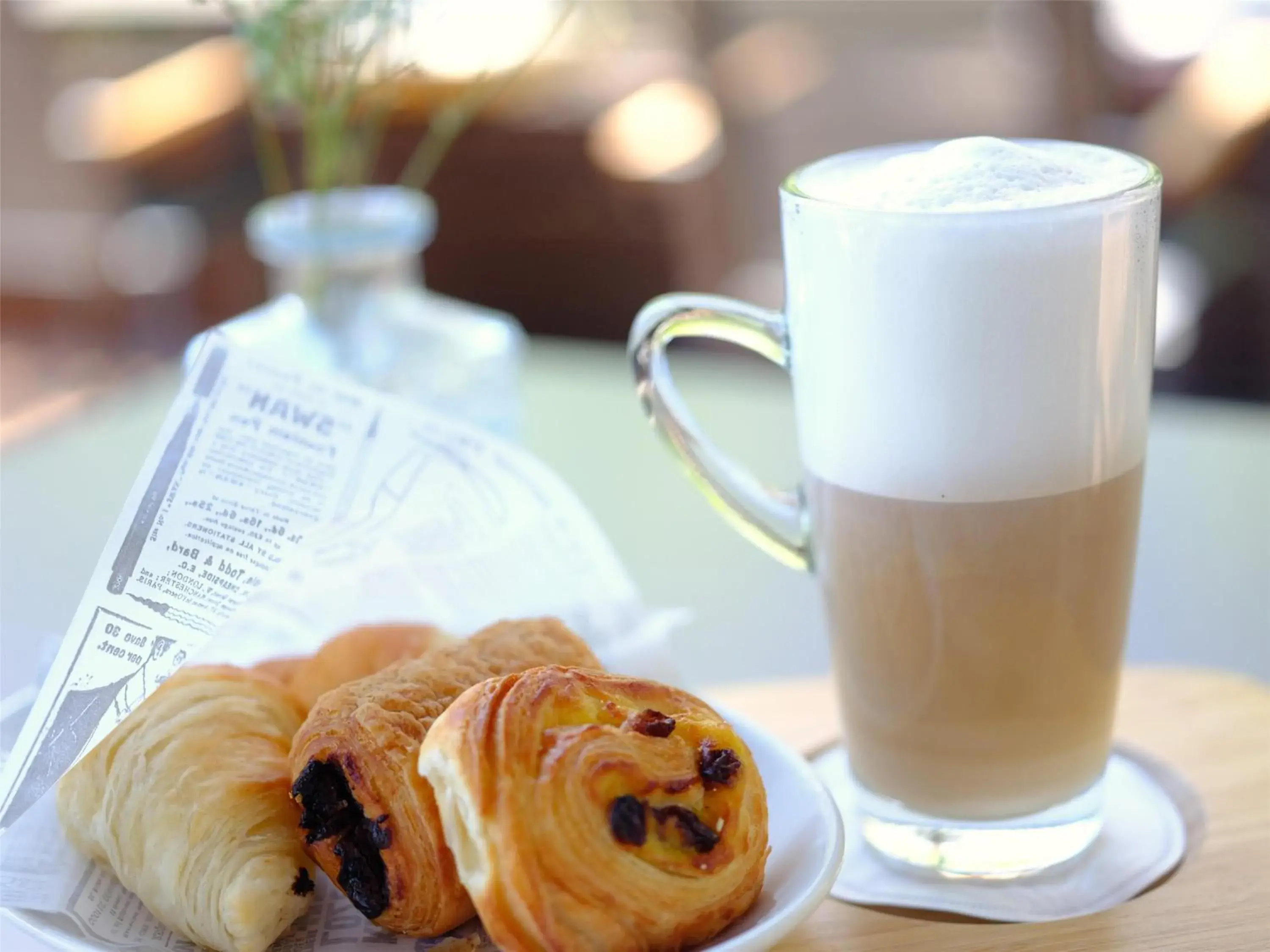 Lounge or bar in Park Inn by Radisson Luxembourg City Lounge or bar in Park Inn by Radisson Luxembourg City