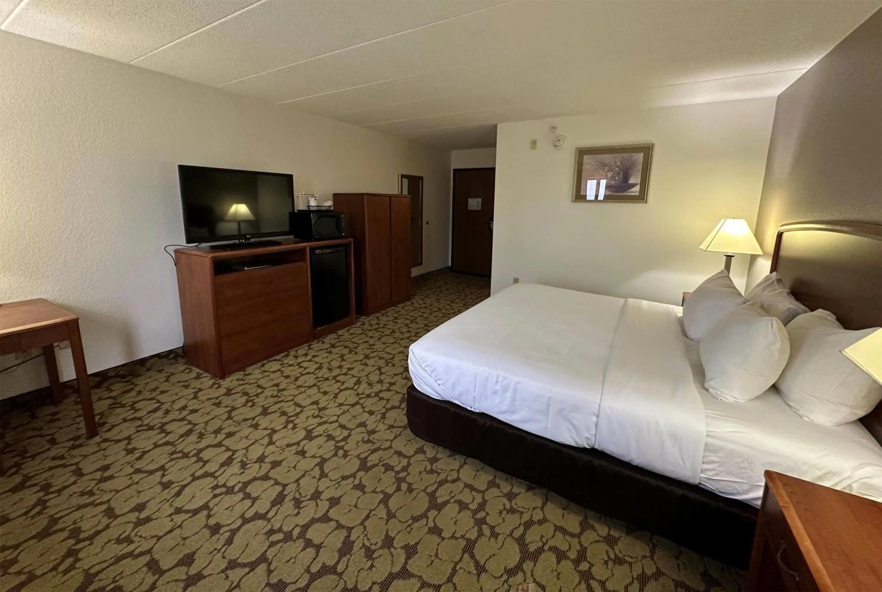 Photo of the whole room in AmericInn by Wyndham Appleton North Little Chute