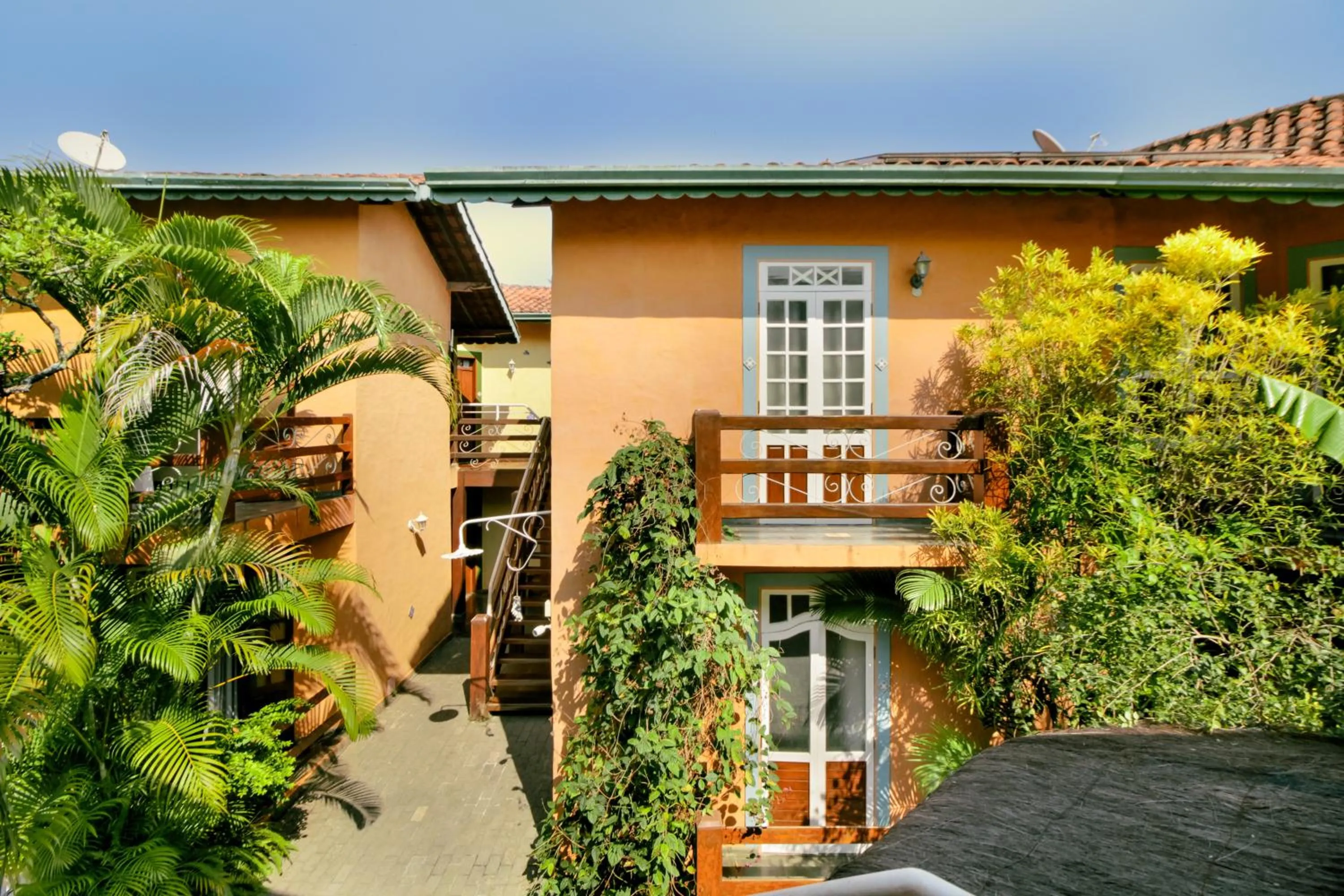 Property building in VELINN Pousada Ponta do Pequeah