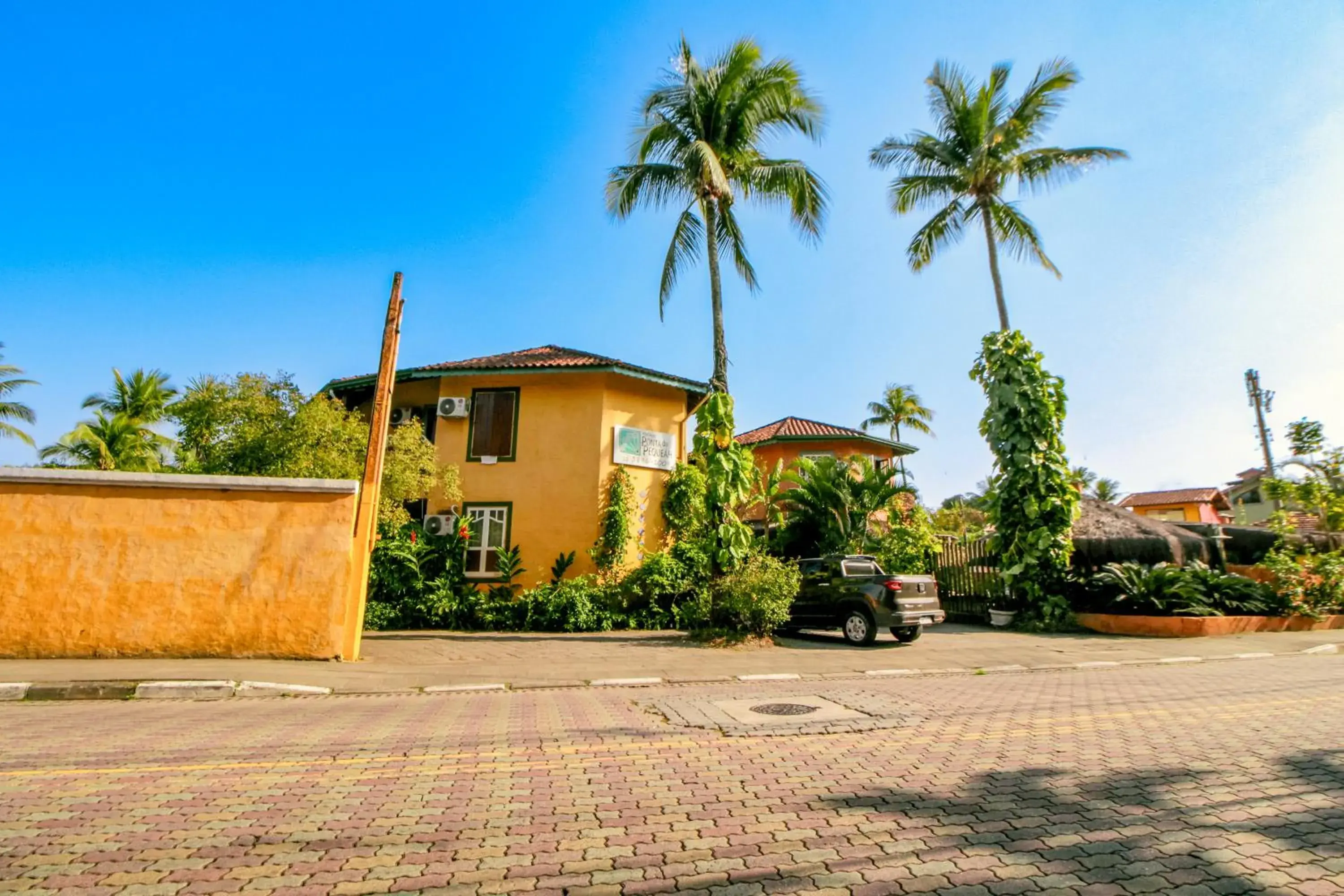 Facade/entrance in VELINN Pousada Ponta do Pequeah Facade/entrance in VELINN Pousada Ponta do Pequeah