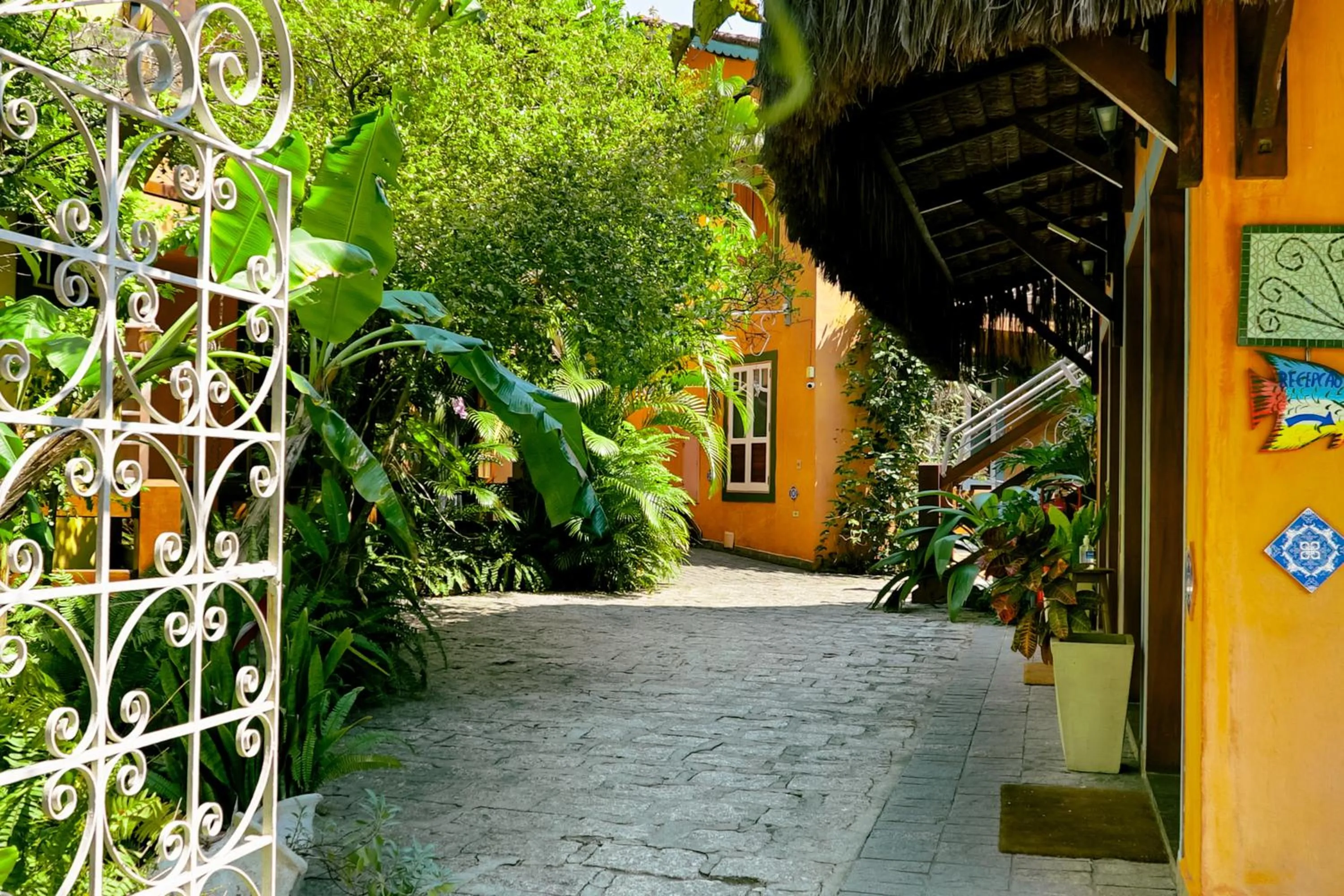 Facade/entrance in VELINN Pousada Ponta do Pequeah