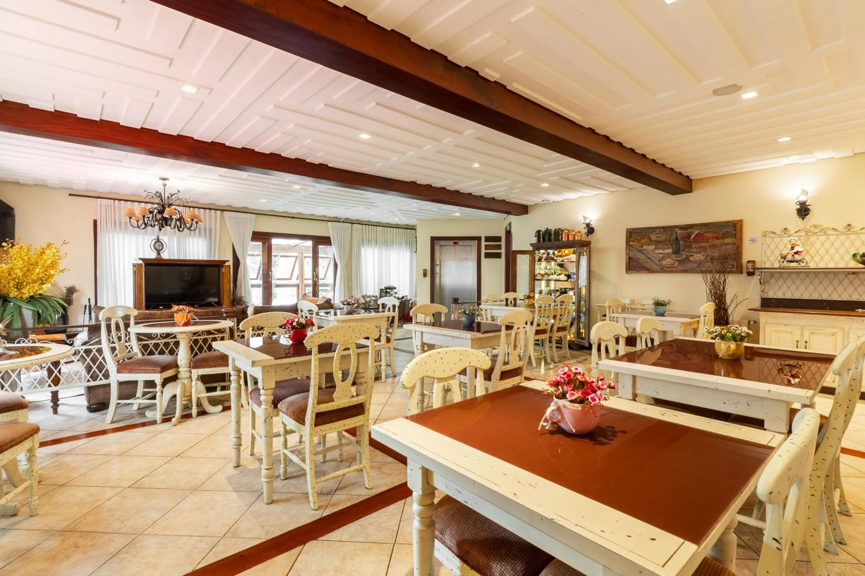 Restaurant/places to eat in Pousada D'Biagy Raízes