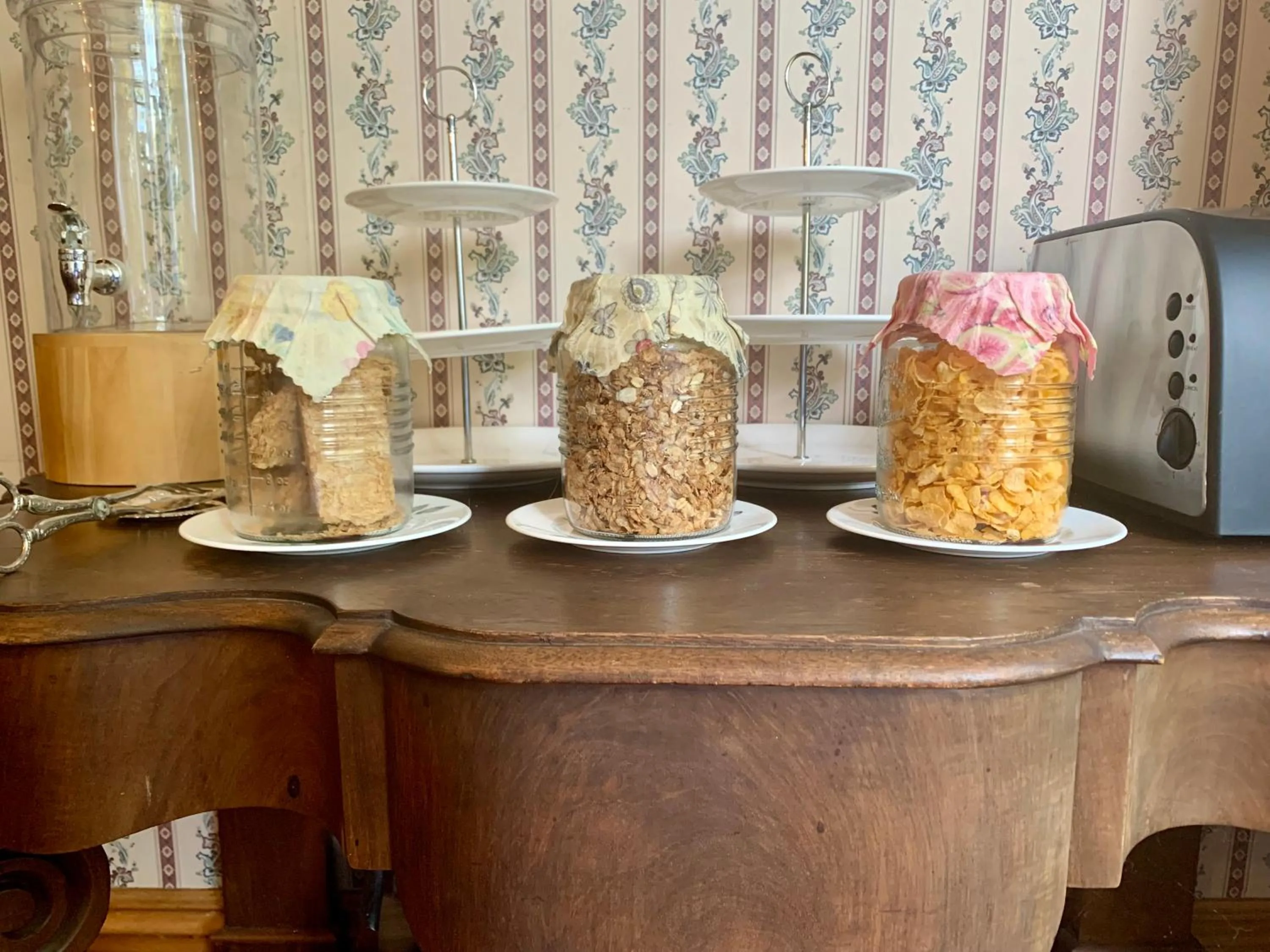 Continental breakfast in Karamana Homestead (1872)