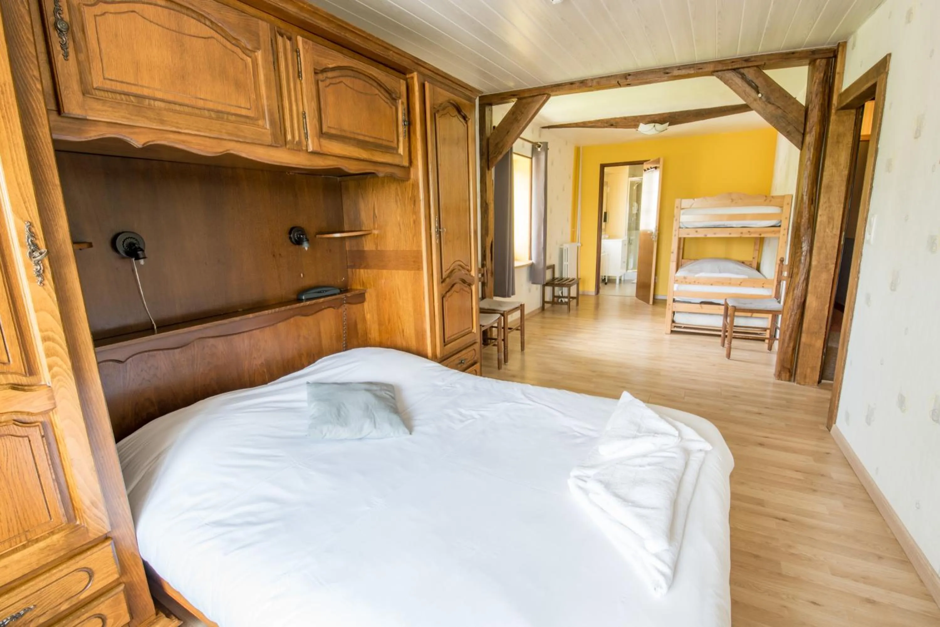 Family, Bed in Logis Auberge De La Plaine