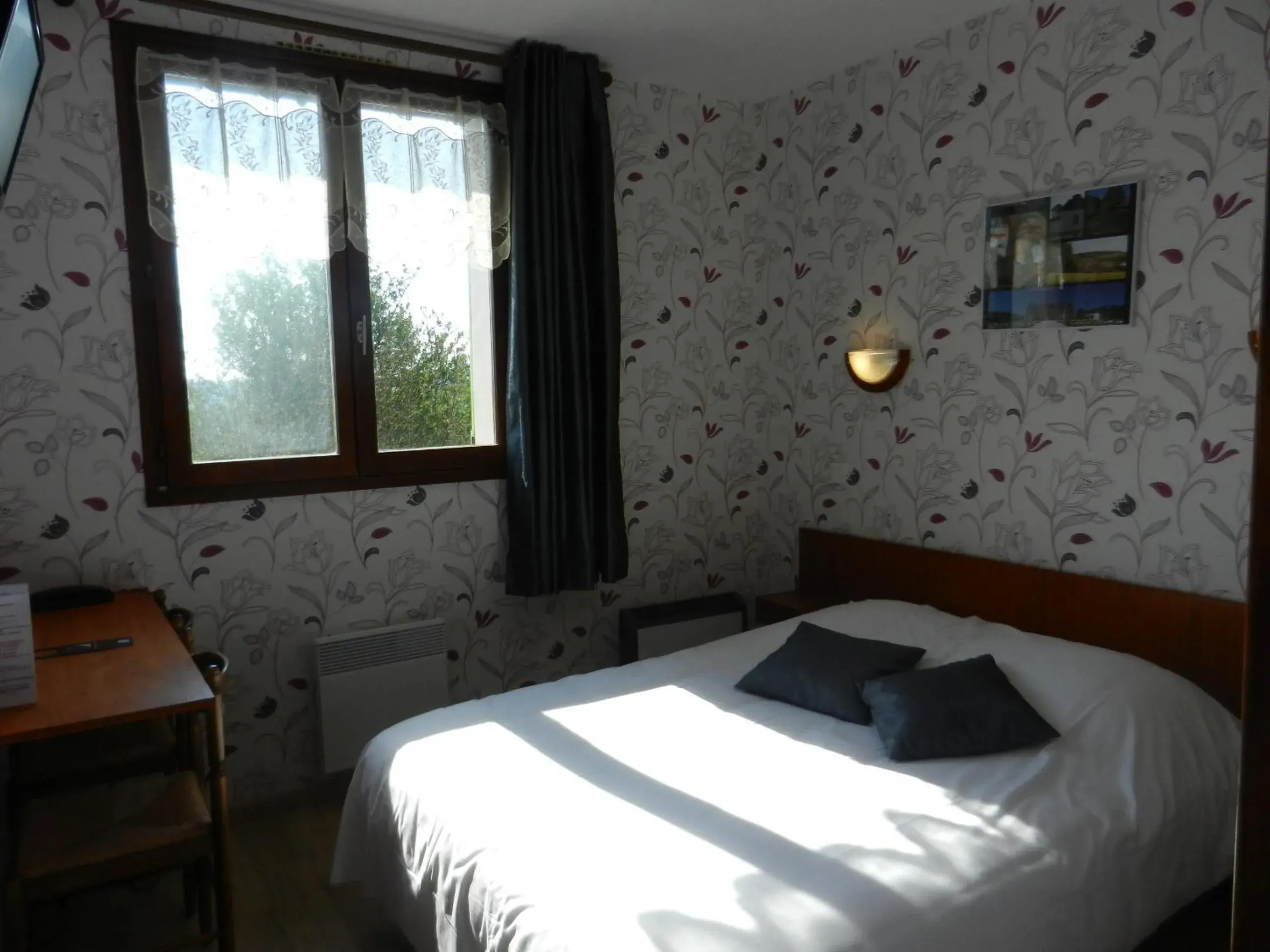 Bedroom, Bed in Logis Auberge De La Plaine Bedroom, Bed in Logis Auberge De La Plaine