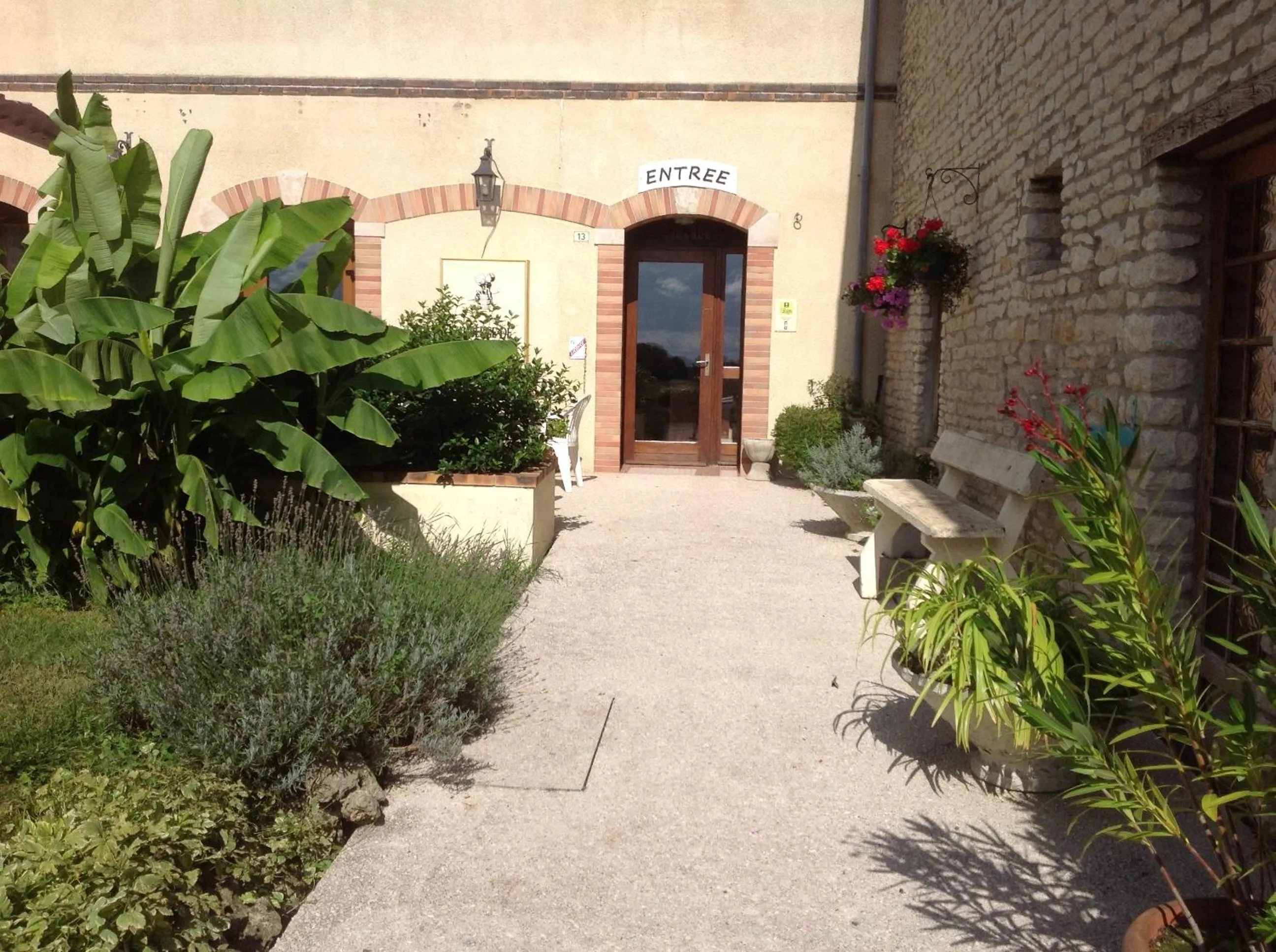 Facade/entrance in Logis Auberge De La Plaine