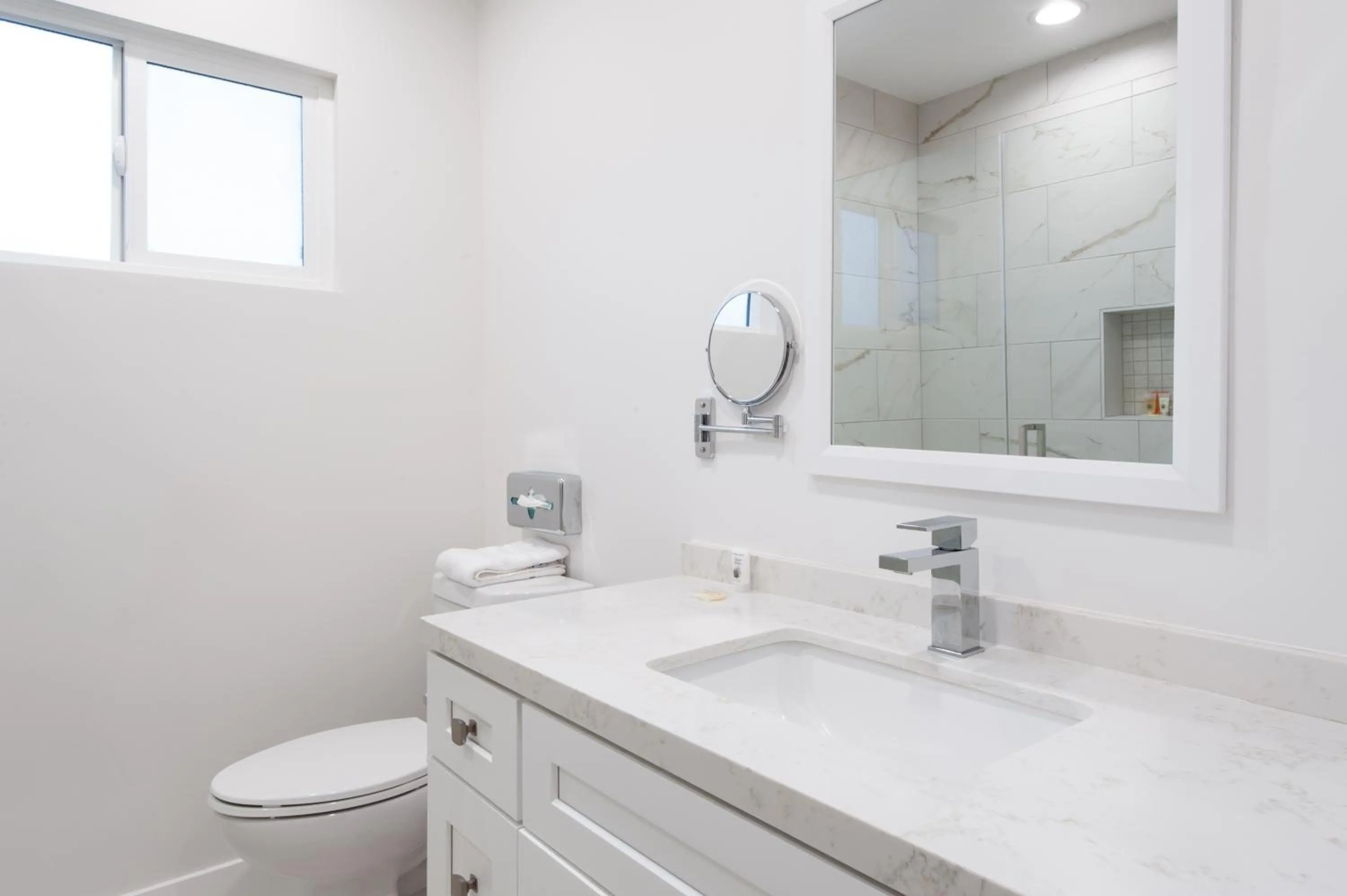 Bathroom in Studio City Court Yard Hotel