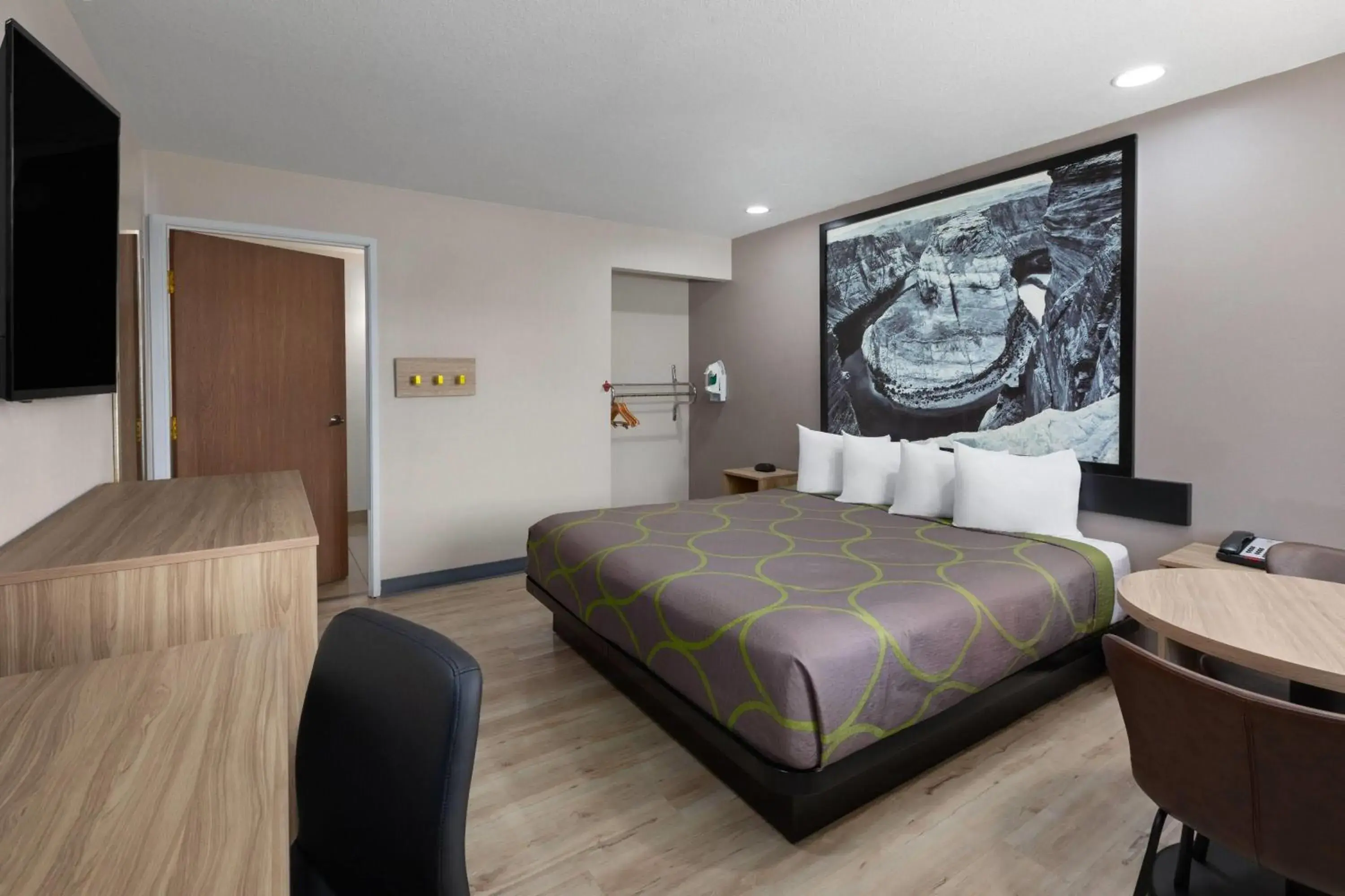 King Room - Mobility Access/Non-Smoking in Super 8 by Wyndham Tucson/Grant Road Area AZ King Room - Mobility Access/Non-Smoking in Super 8 by Wyndham Tucson/Grant Road Area AZ