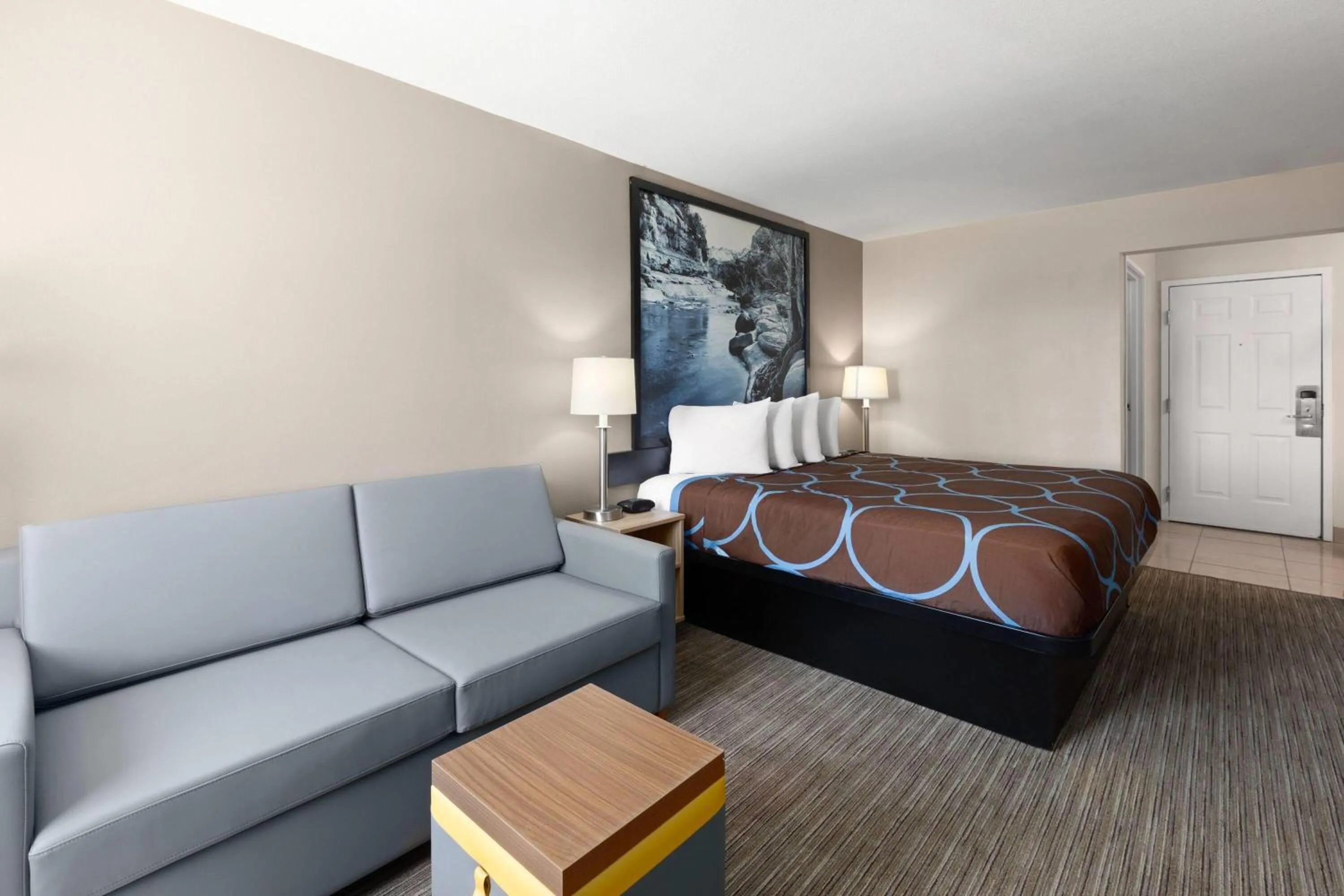 Photo of the whole room, Bed in Super 8 by Wyndham Tucson/Grant Road Area AZ