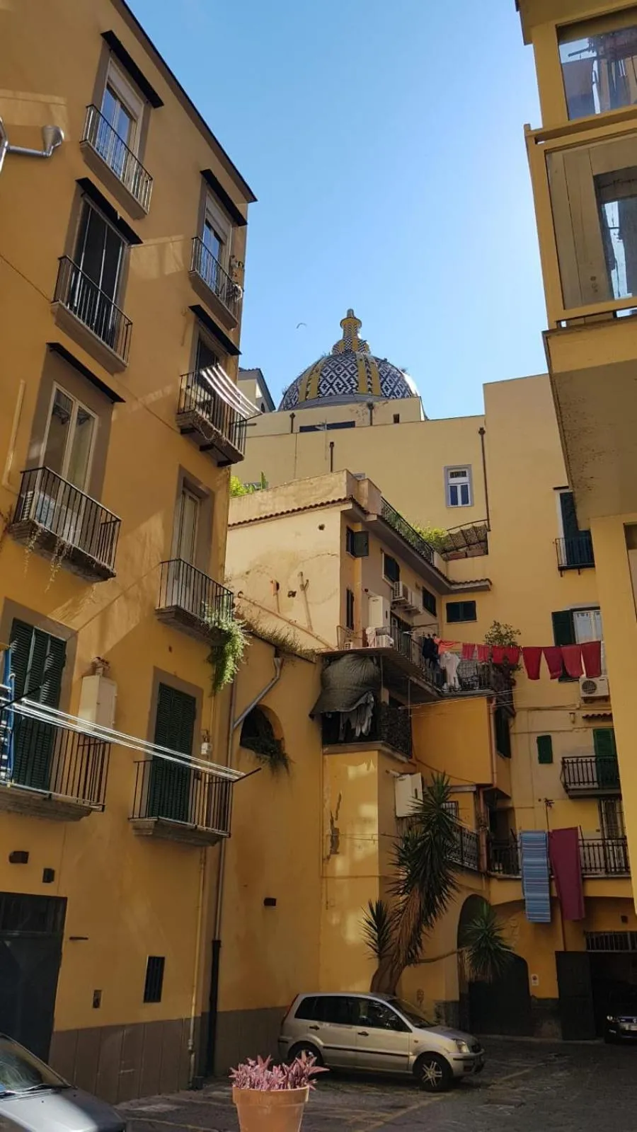 Facade/entrance in Palazzo 15 Napoli
