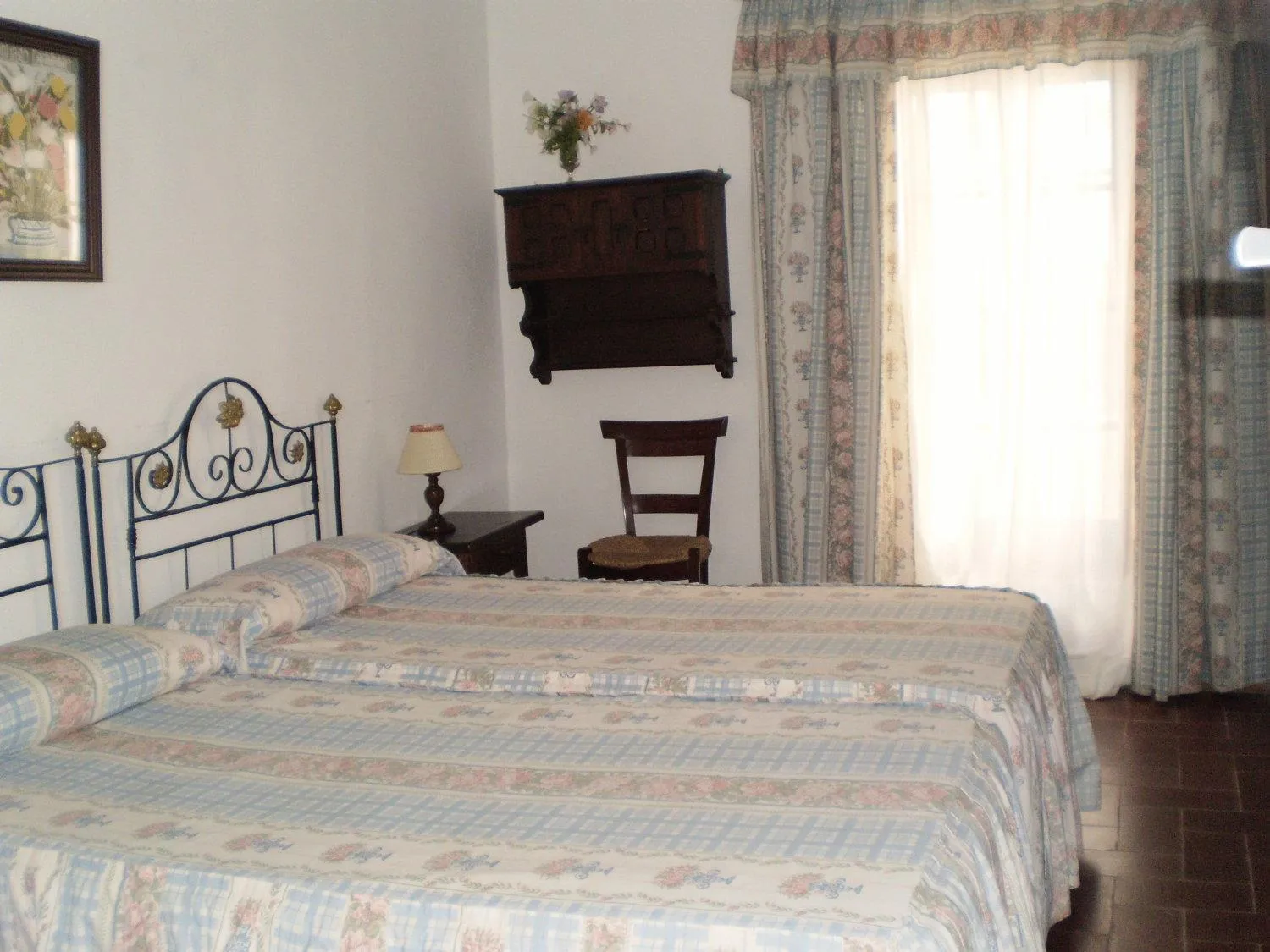 Photo of the whole room, Bed in Hostal Gran Capitan