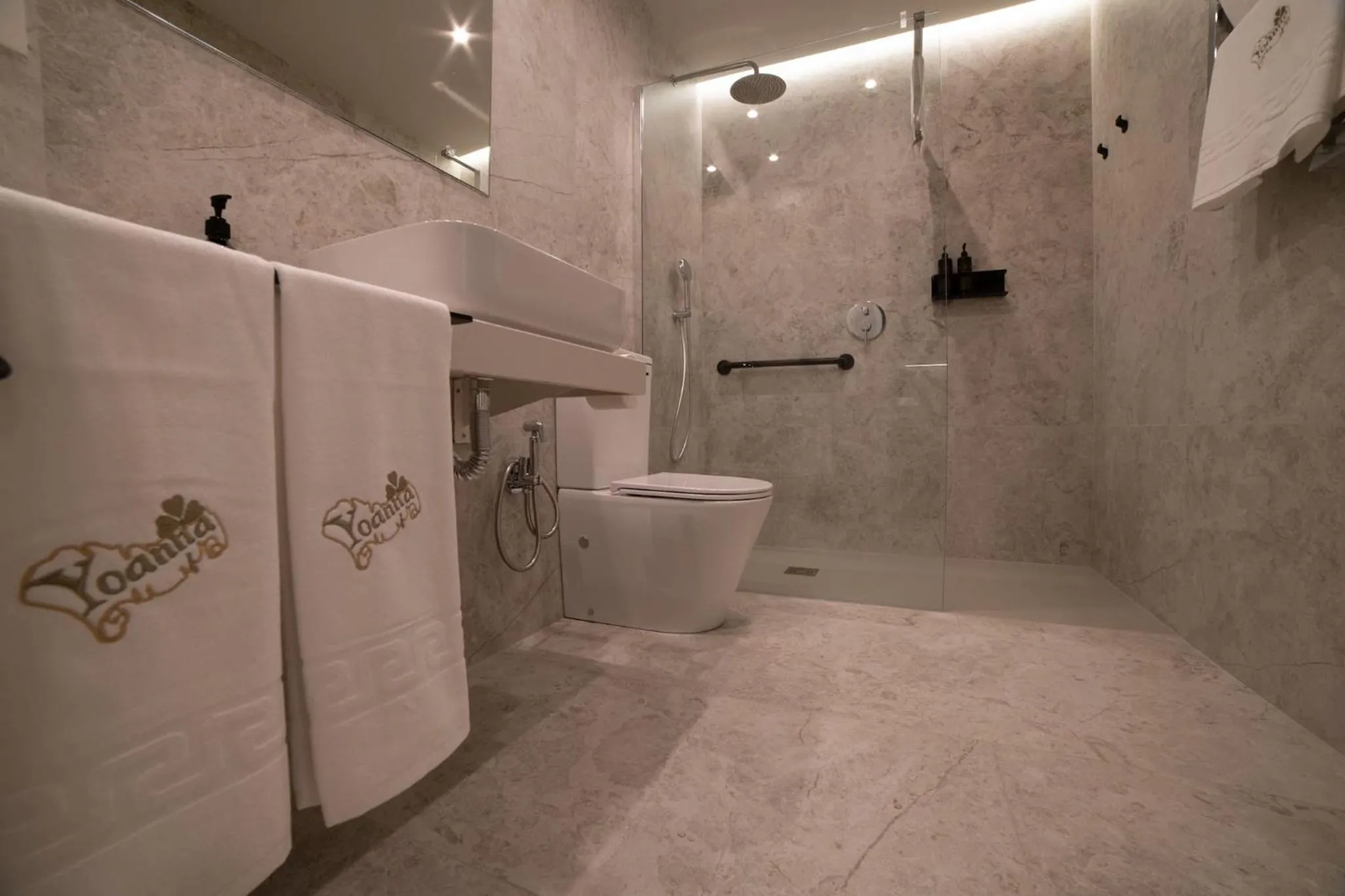 Bathroom in Yoanna Hotel