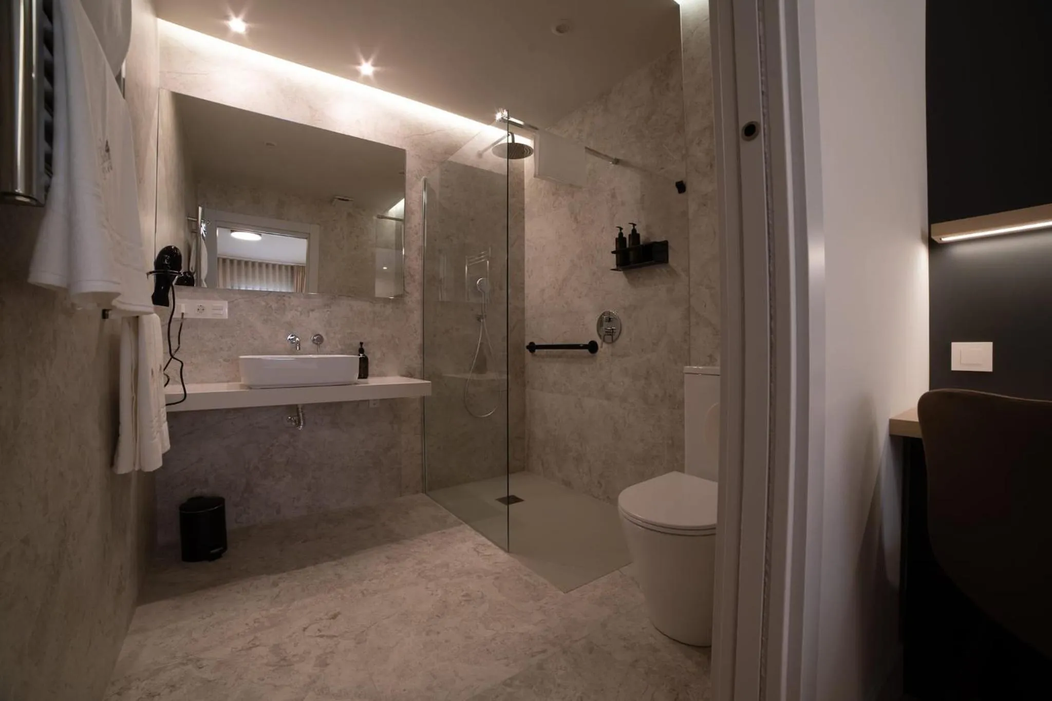 Bathroom in Yoanna Hotel