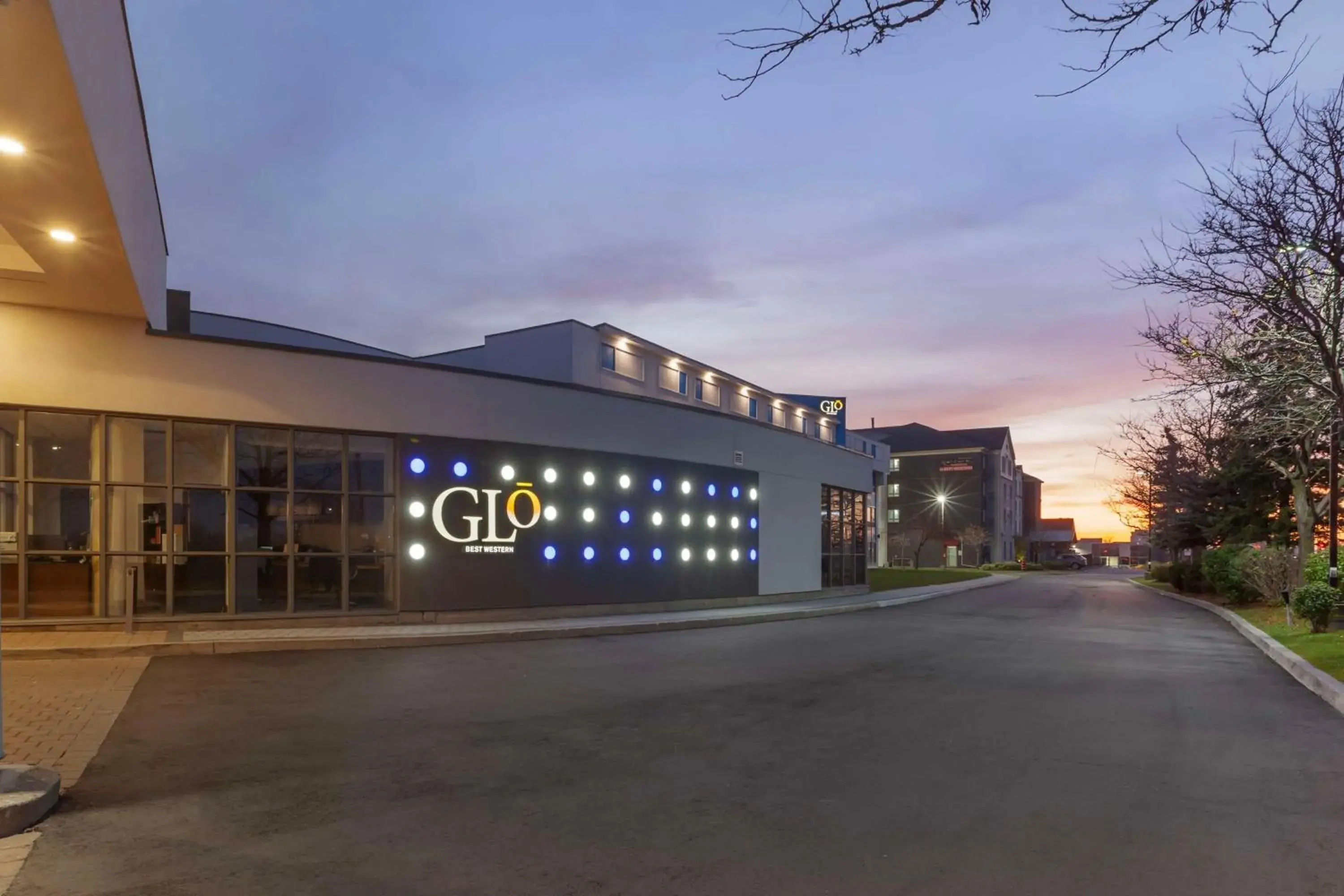 Property building in GLō Best Western Mississauga Corporate Centre Property building in GLō Best Western Mississauga Corporate Centre
