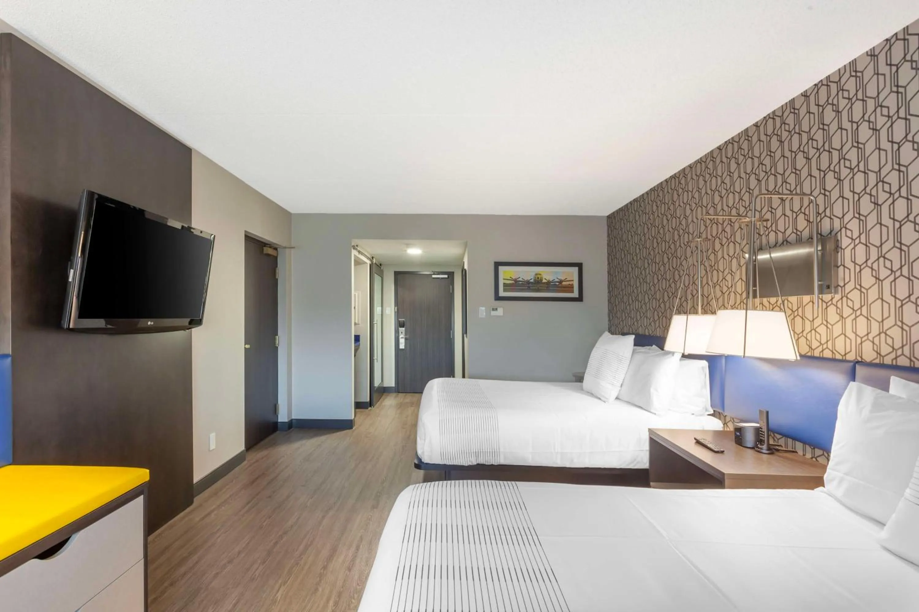 Bedroom, Bed in GLō Best Western Mississauga Corporate Centre