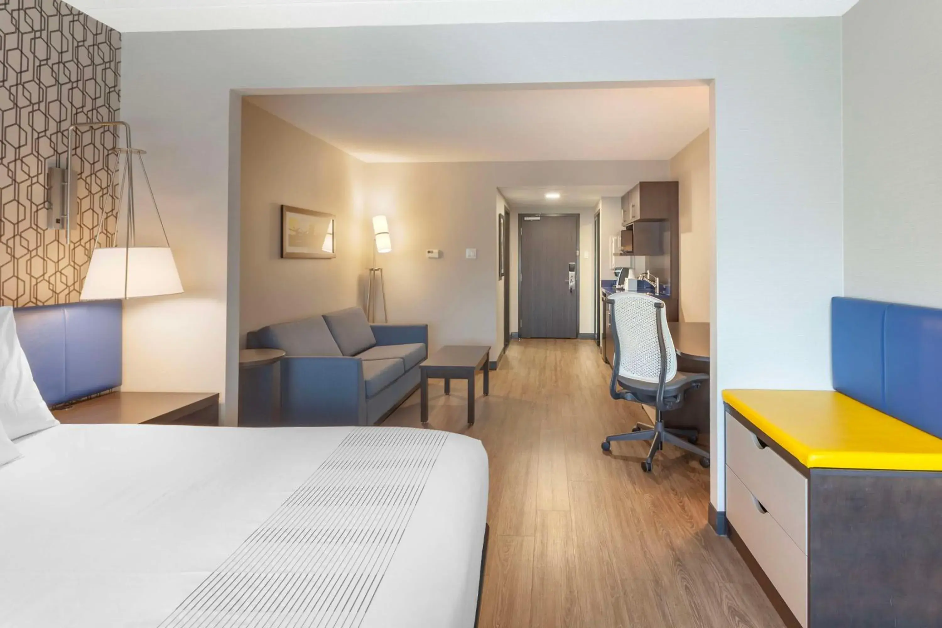 Bedroom, Bed in GLō Best Western Mississauga Corporate Centre Bedroom, Bed in GLō Best Western Mississauga Corporate Centre