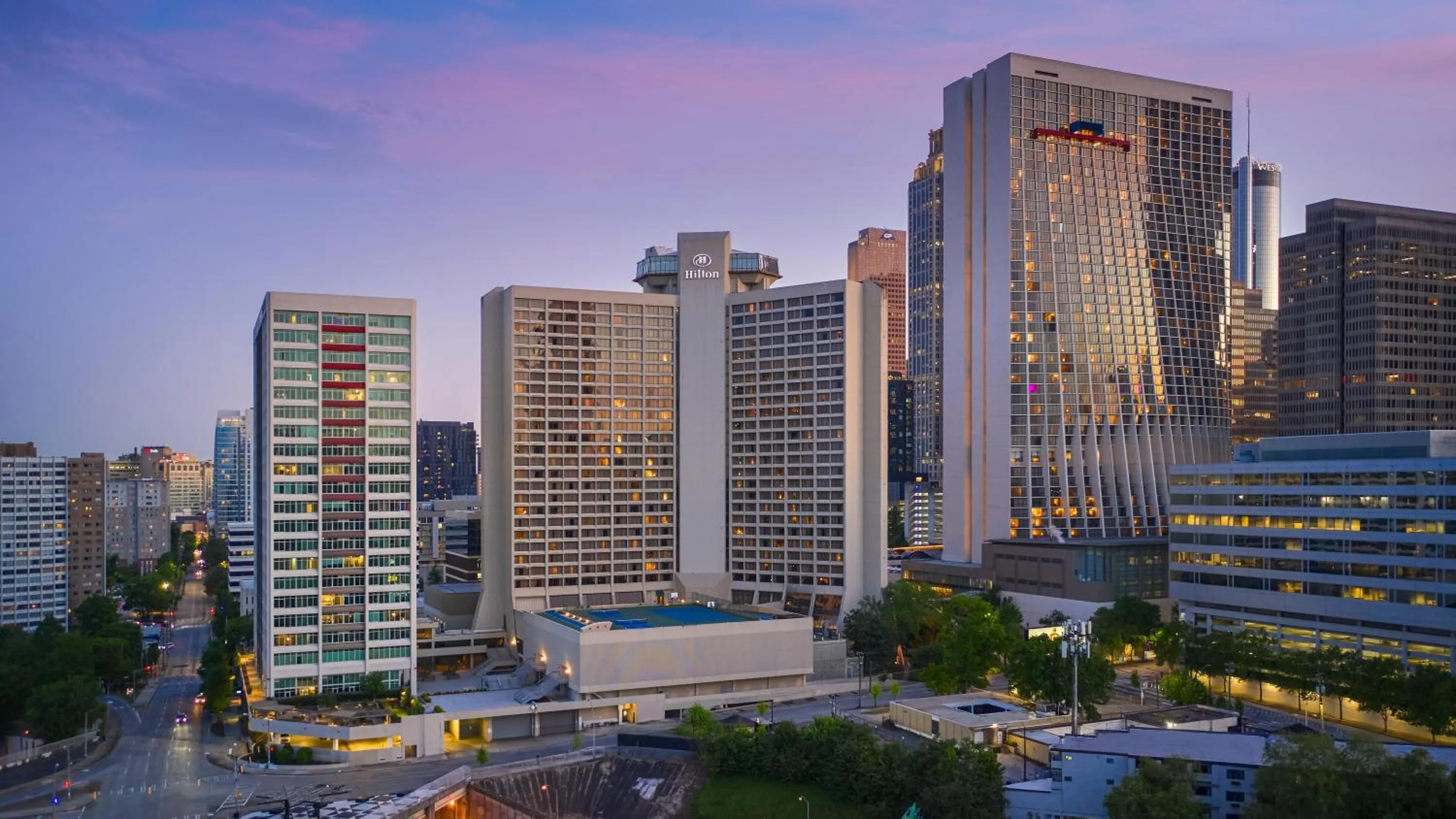 Property building in Hilton Atlanta