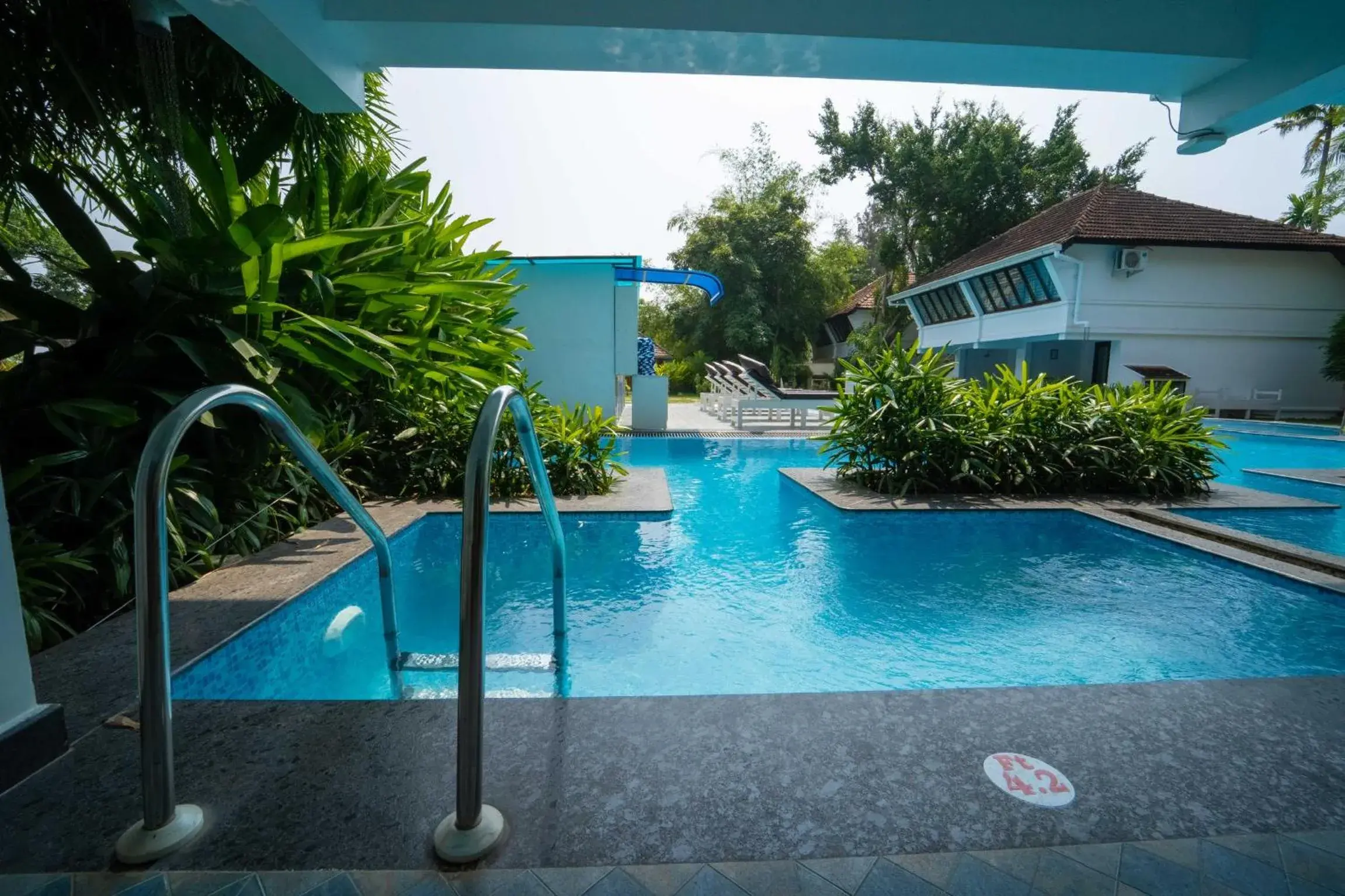 Property building in Nihara Resort and Spa Cochin Property building in Nihara Resort and Spa Cochin