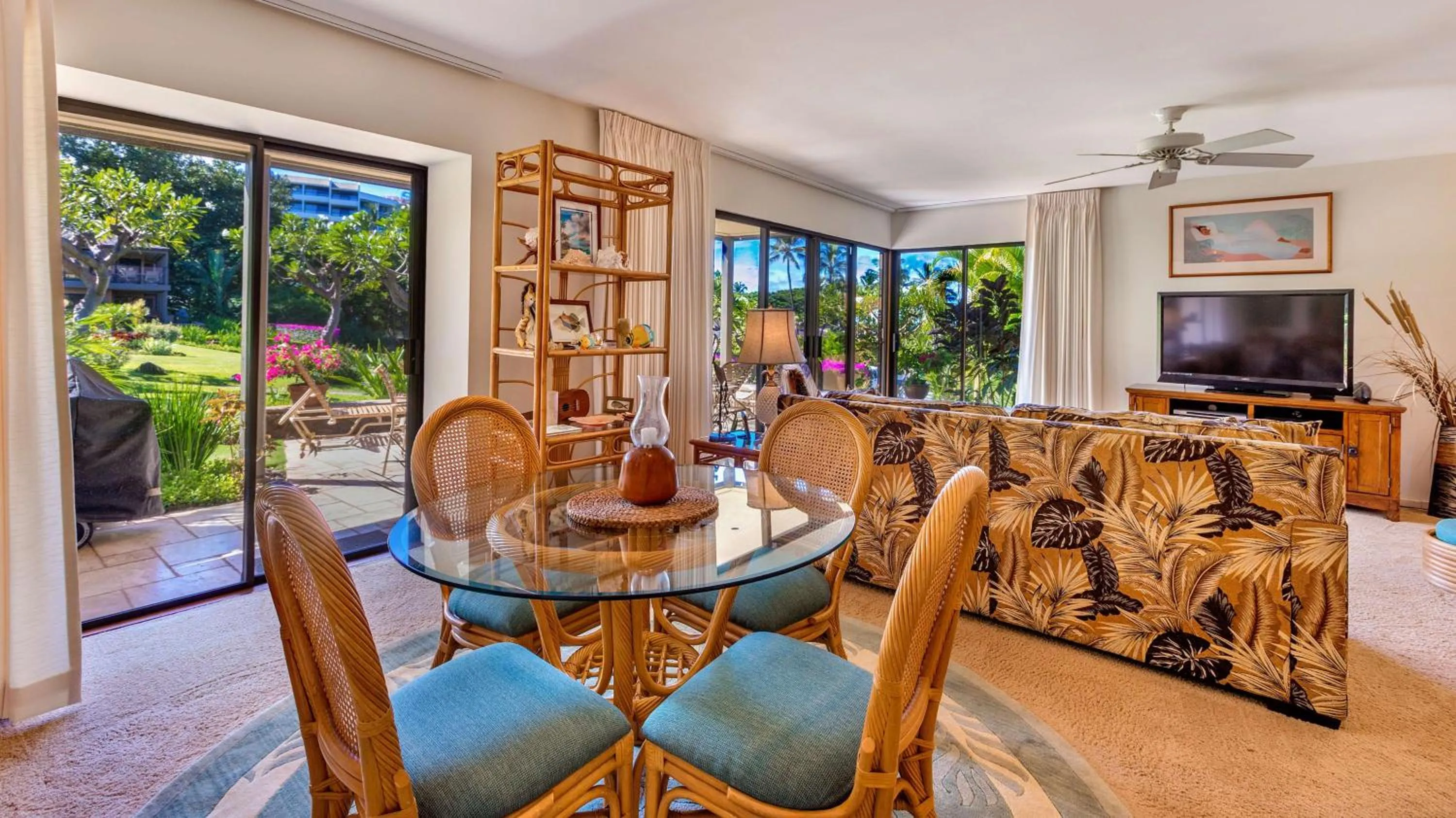 Photo of the whole room in Wailea Elua Village - CoralTree Residence Collection