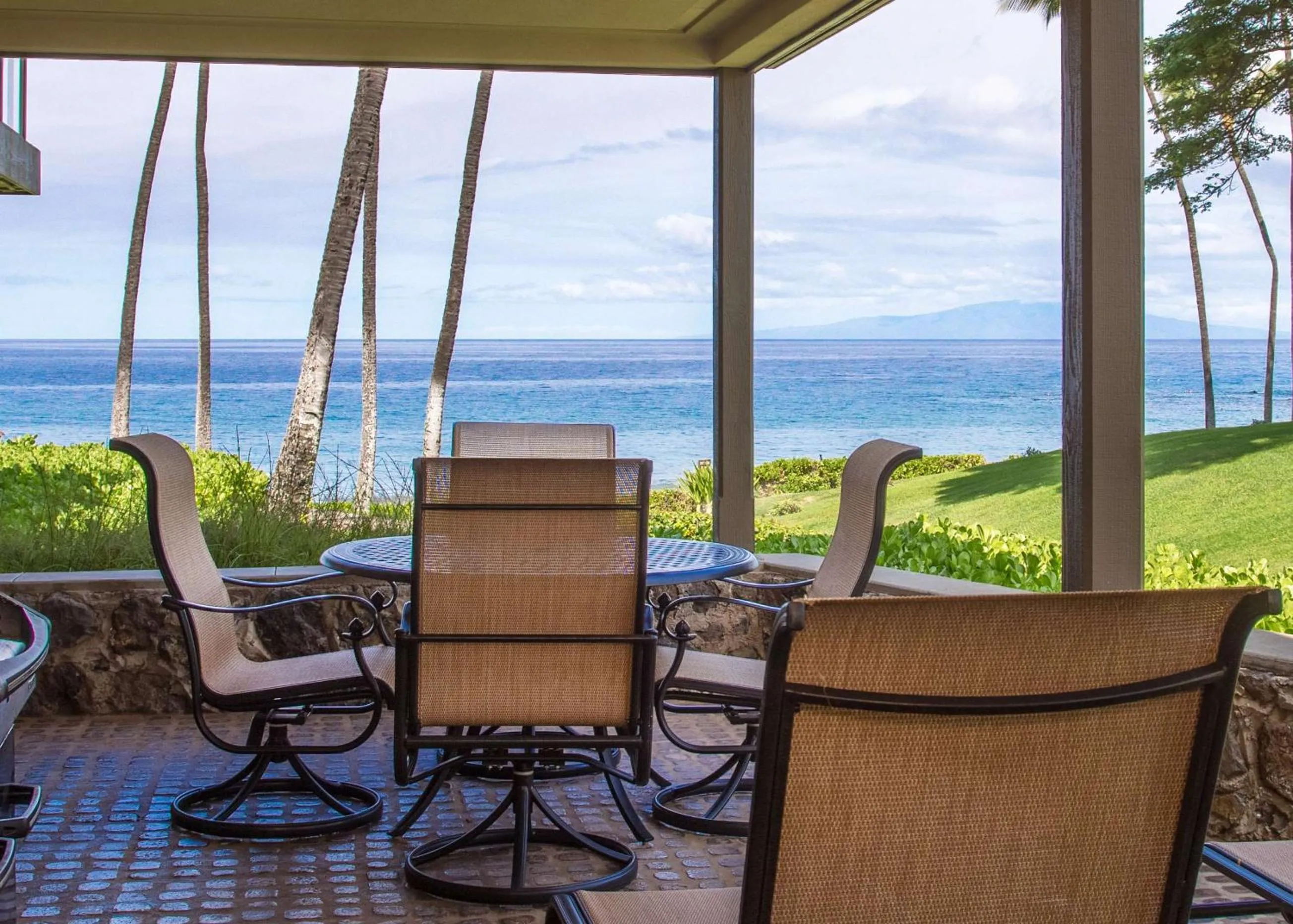 Photo of the whole room in Wailea Elua Village - CoralTree Residence Collection