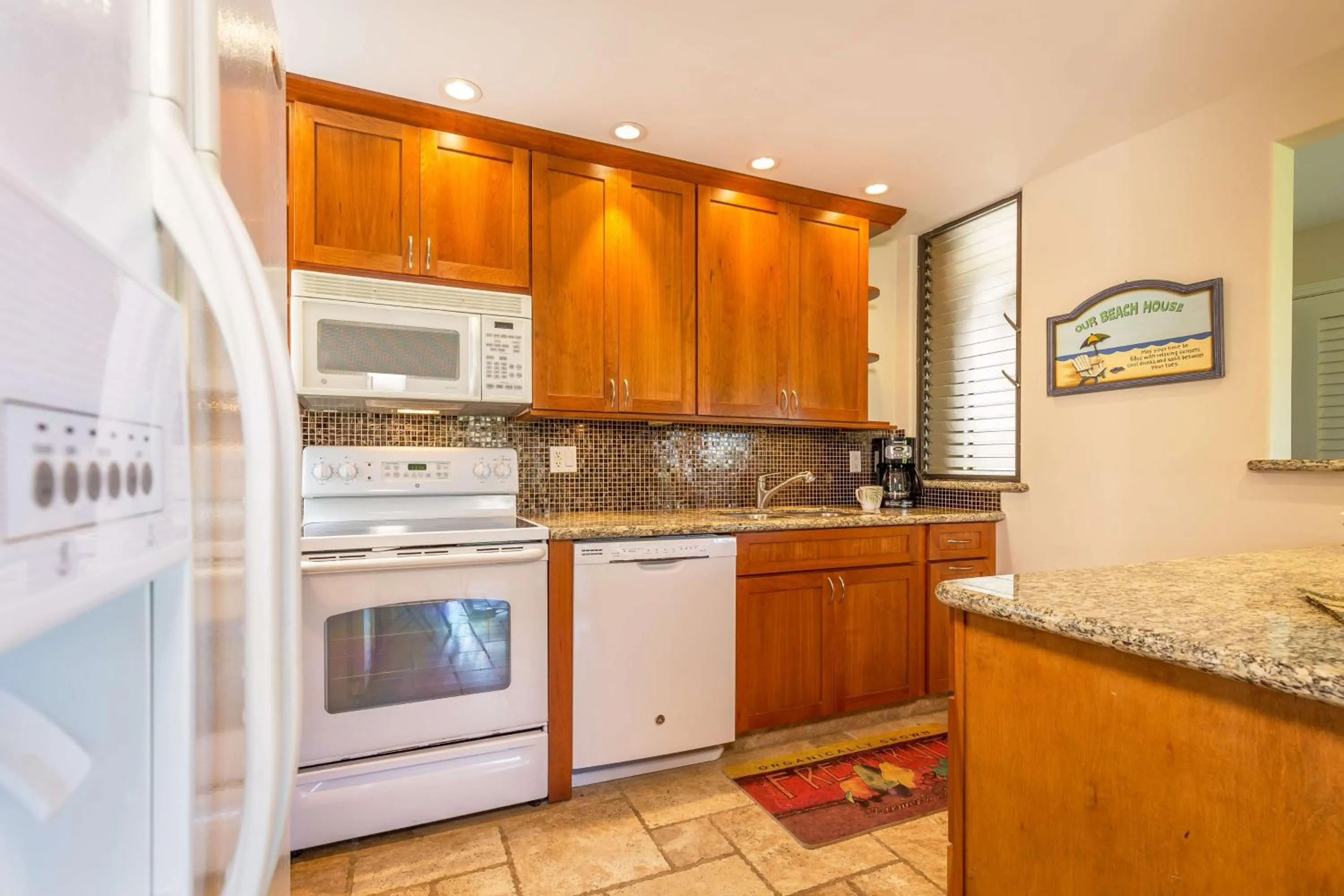 Photo of the whole room in Wailea Elua Village - CoralTree Residence Collection