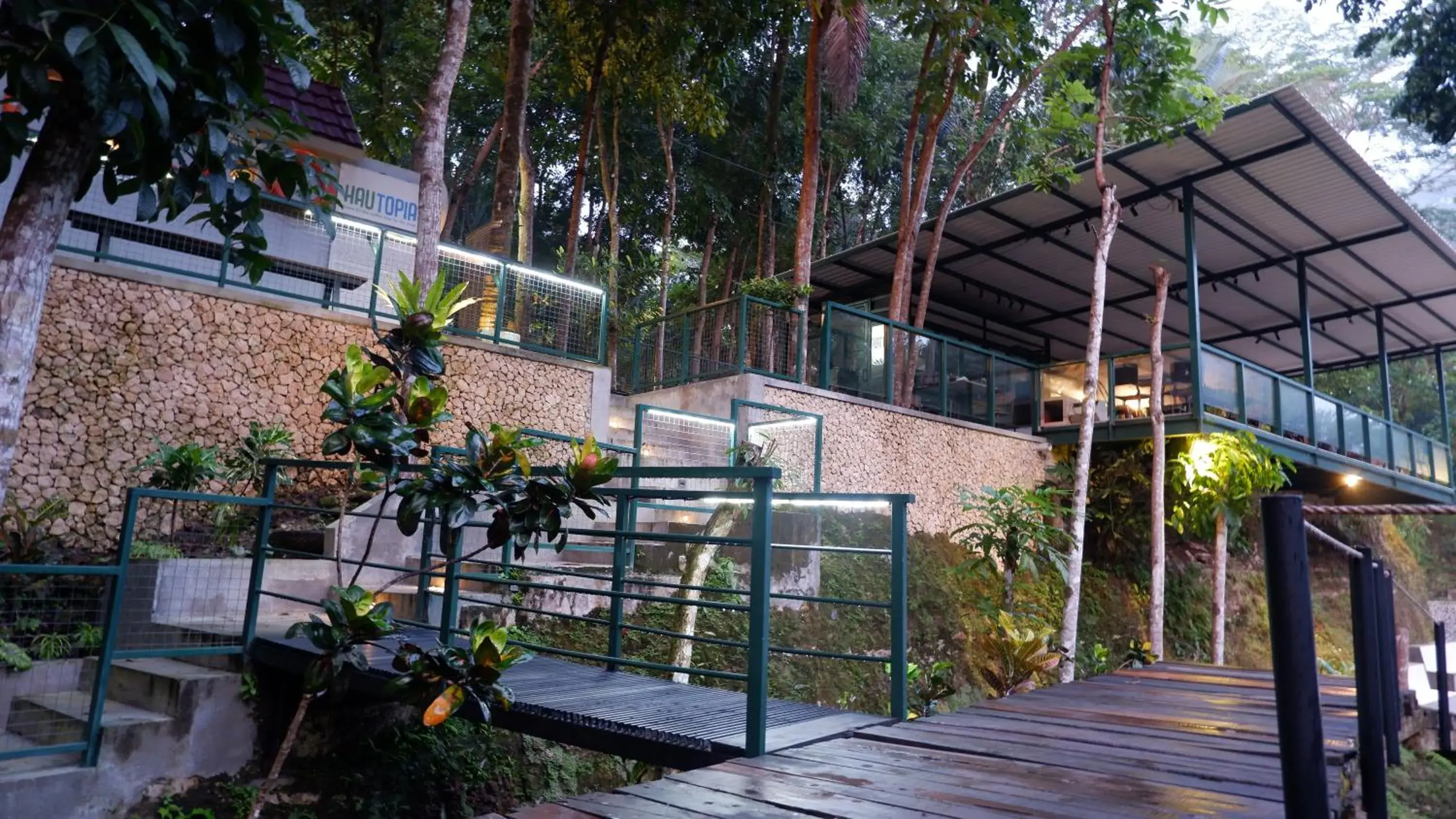 Restaurant/places to eat in Hau Eco Lodges Citumang Pangandaran Restaurant/places to eat in Hau Eco Lodges Citumang Pangandaran