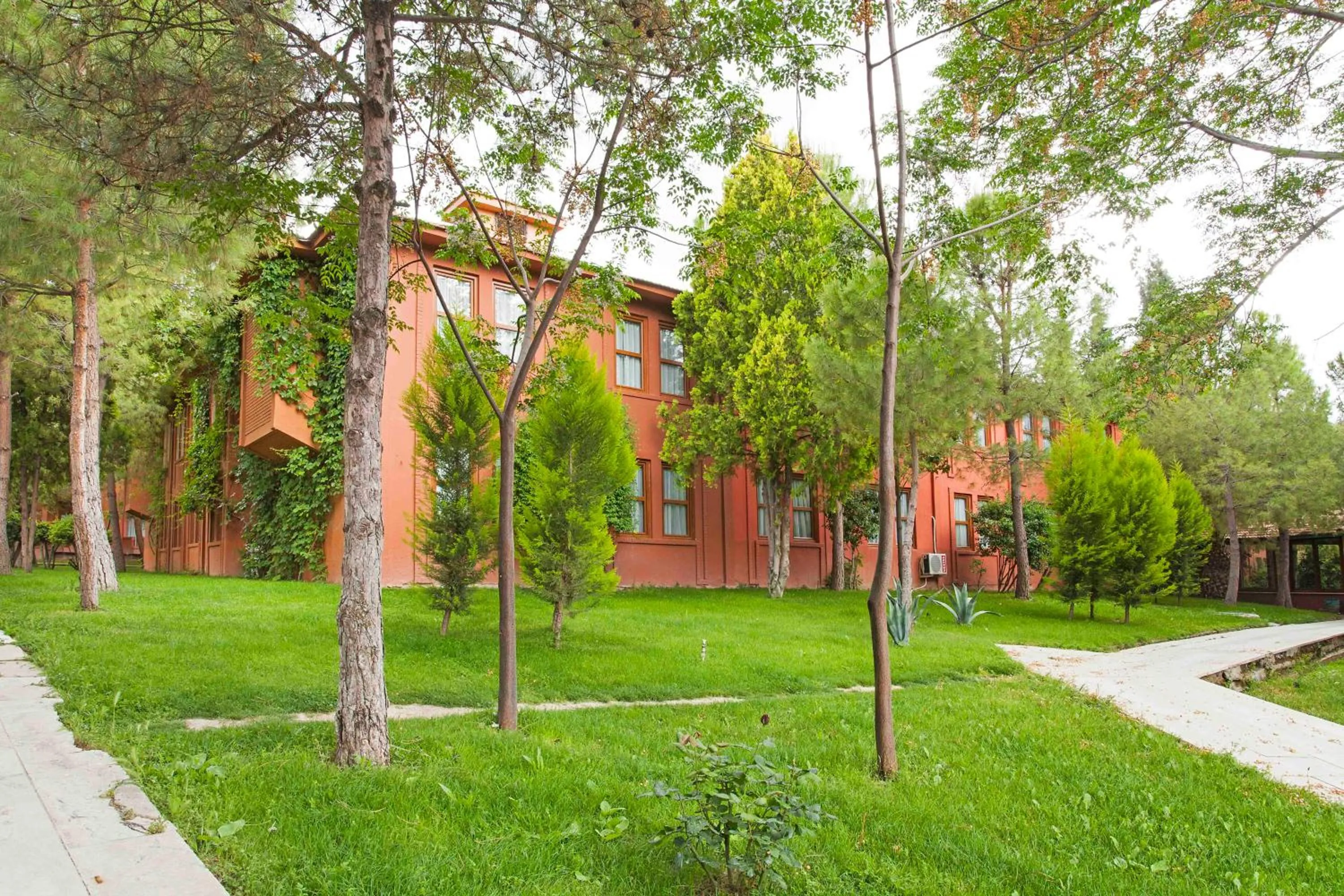 Garden in Polat Thermal Hotel