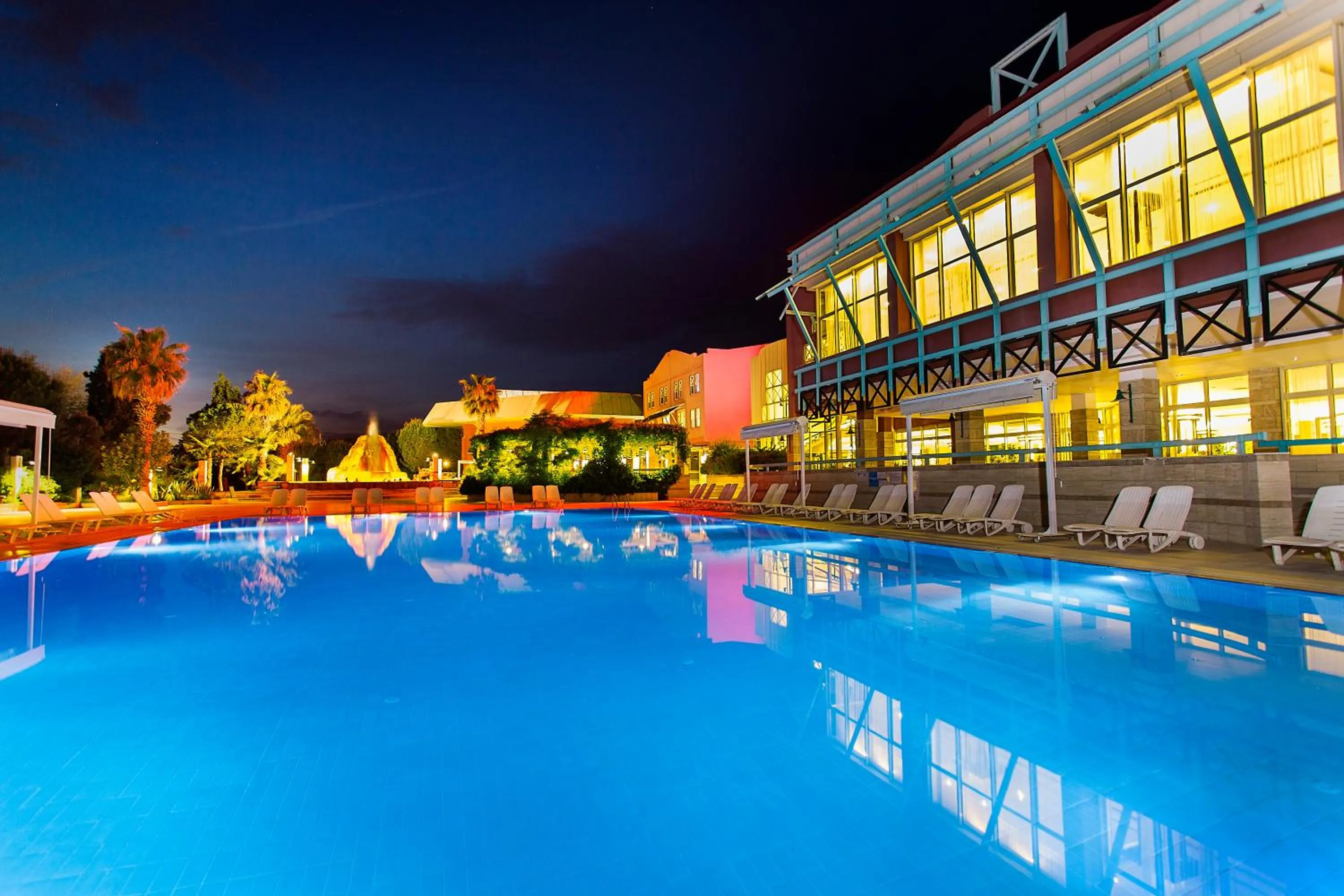 Swimming pool in Polat Thermal Hotel