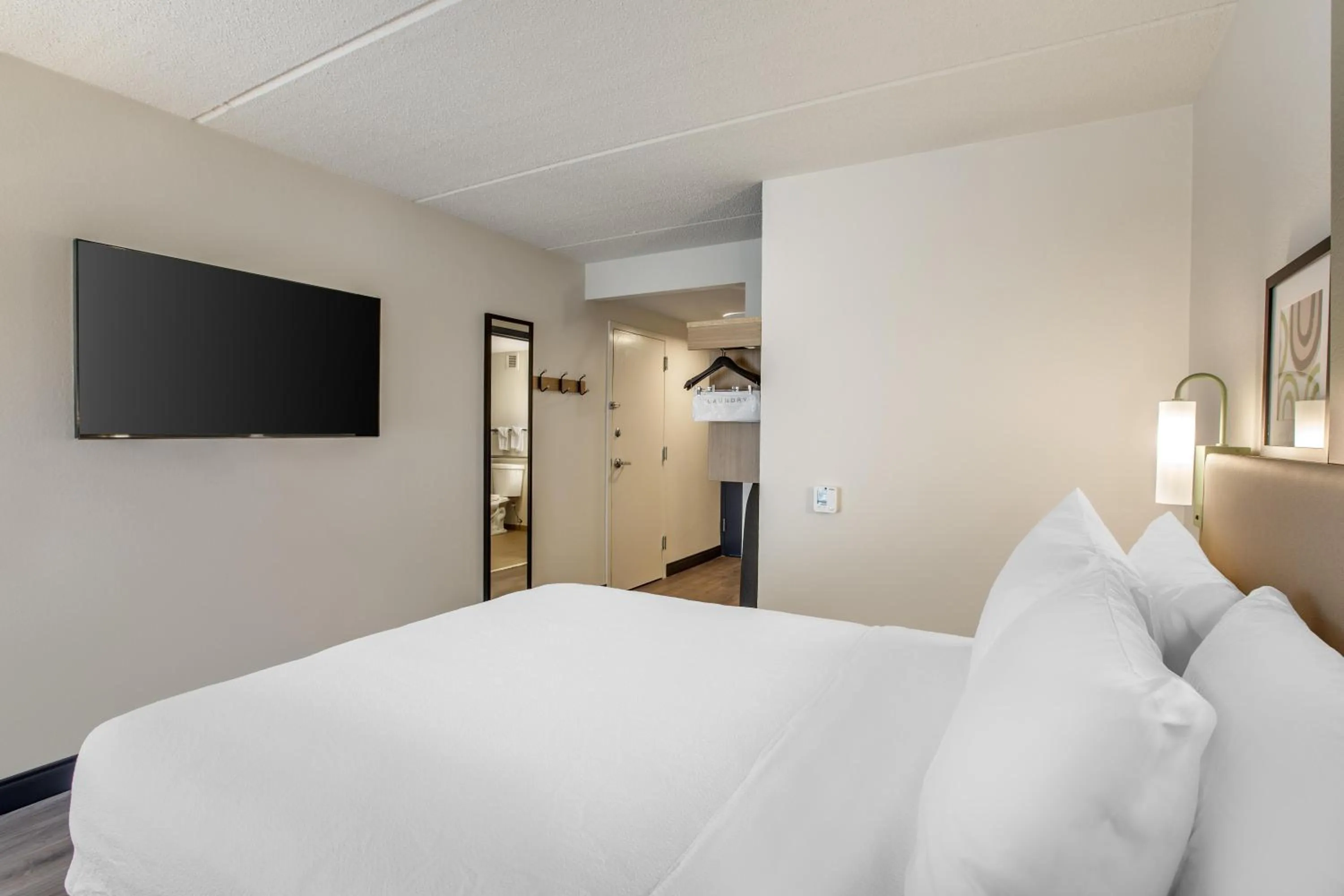 Bed in Spark by Hilton Atlanta Airport South College Park