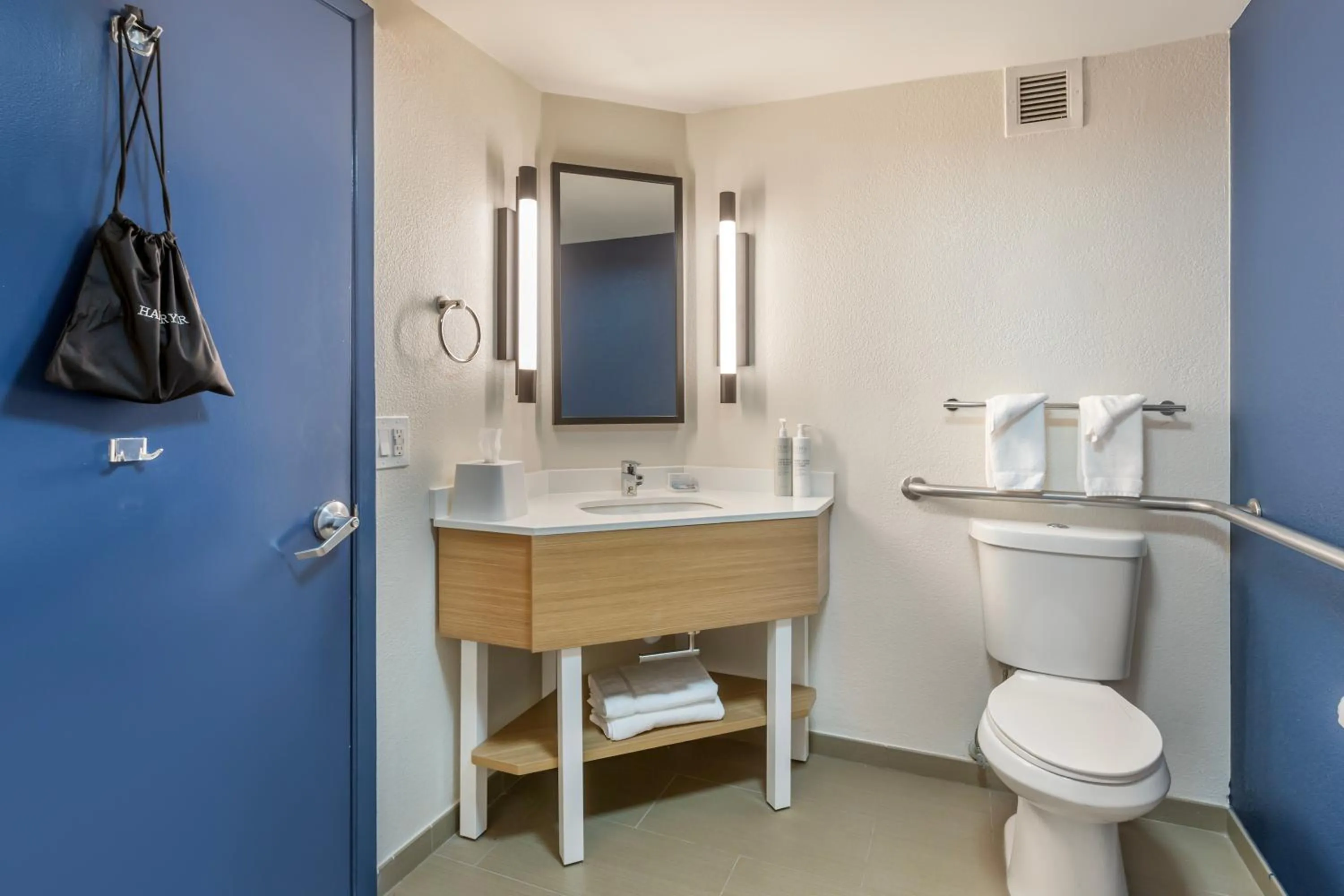 Bathroom in Spark by Hilton Atlanta Airport South College Park