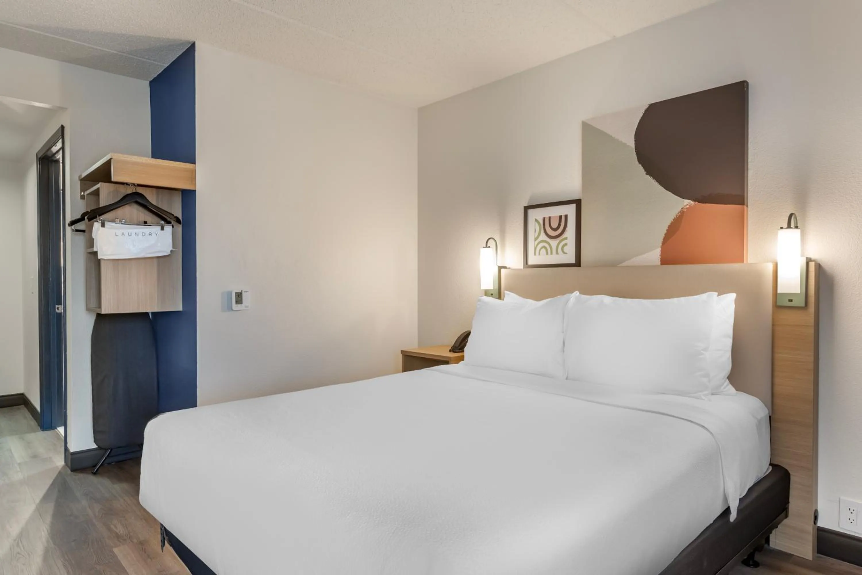 Bed in Spark by Hilton Atlanta Airport South College Park