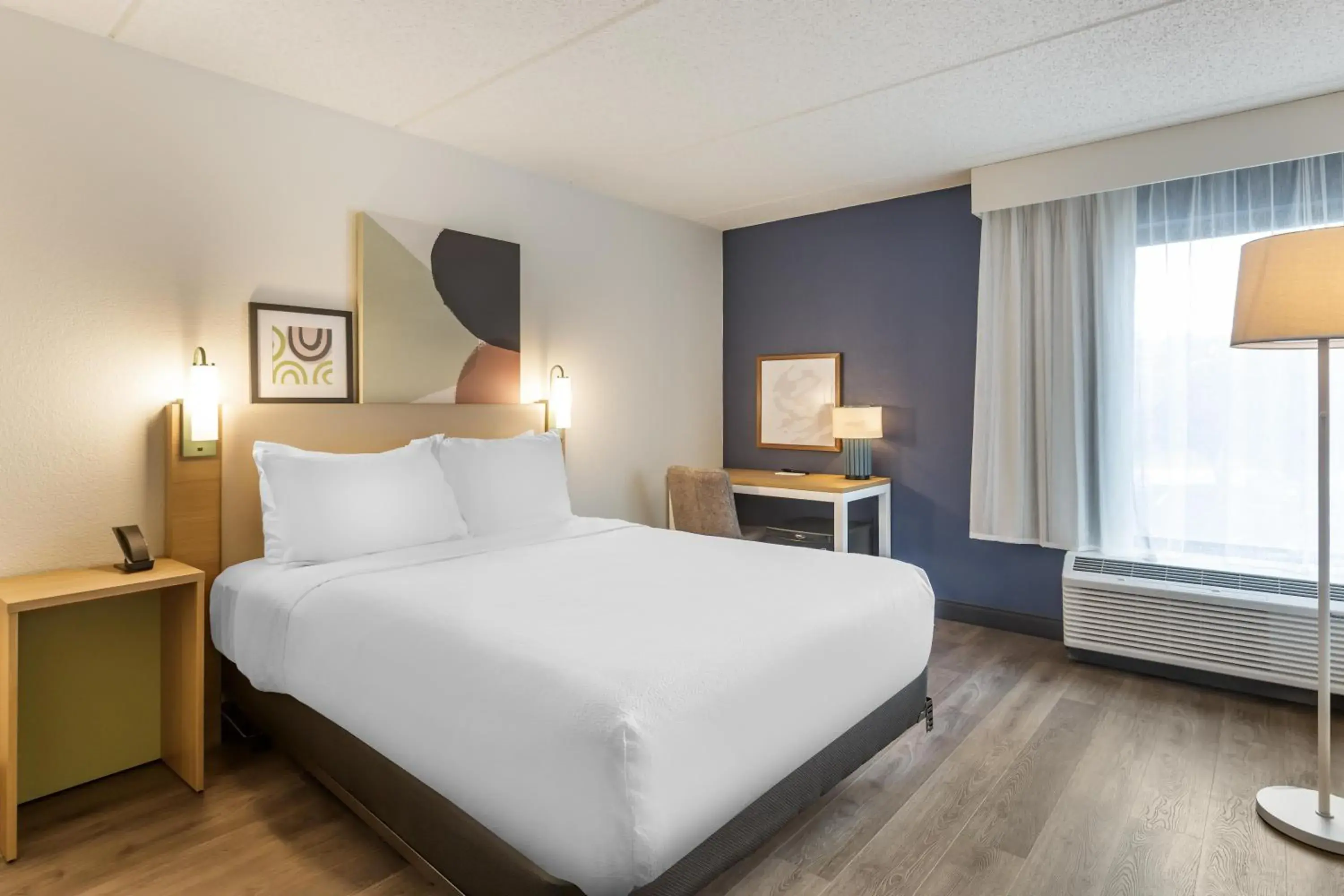 Bed in Spark by Hilton Atlanta Airport South College Park Bed in Spark by Hilton Atlanta Airport South College Park