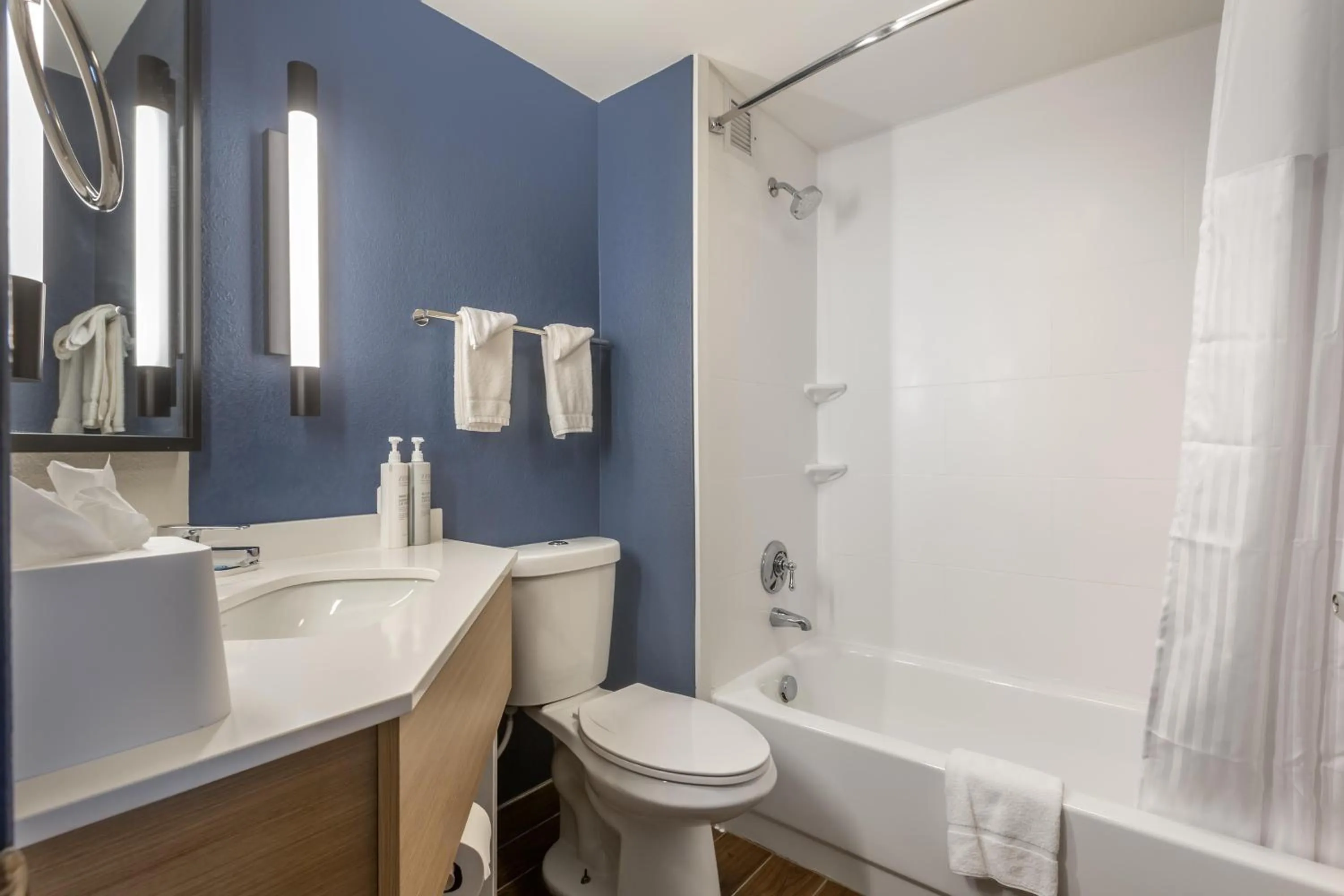 Bathroom in Spark by Hilton Atlanta Airport South College Park