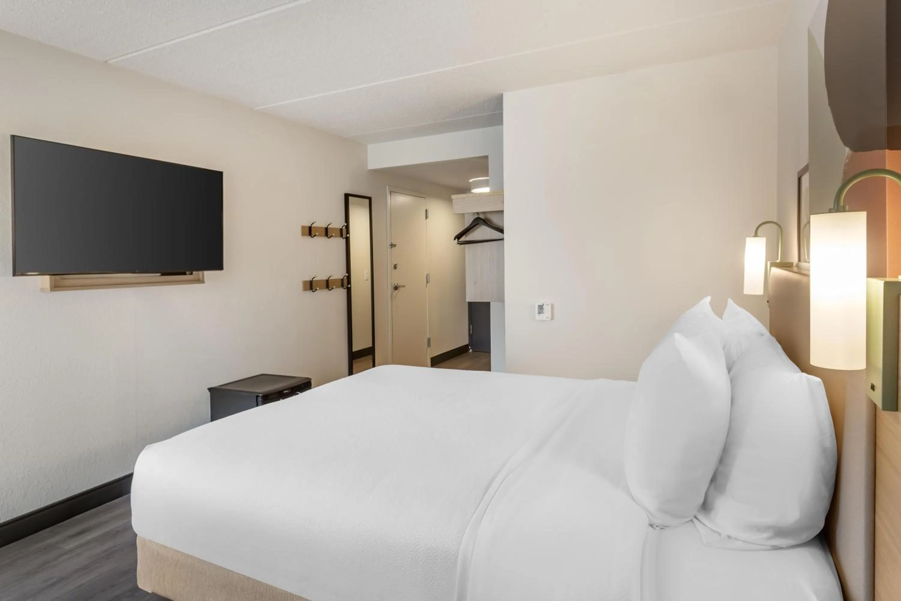 Bed in Spark by Hilton Atlanta Airport South College Park