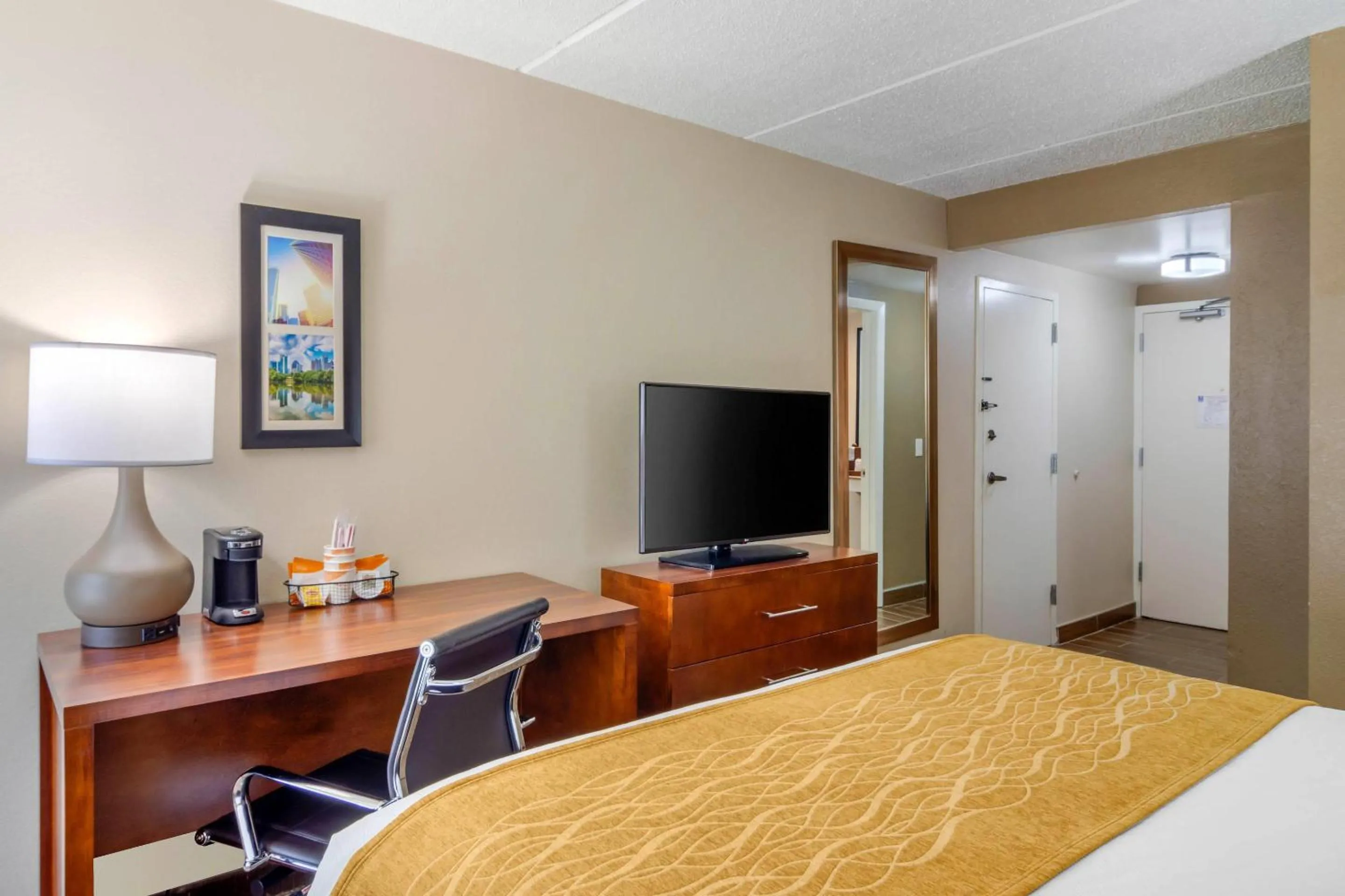 Bedroom, Bed in Comfort Inn Atlanta Airport