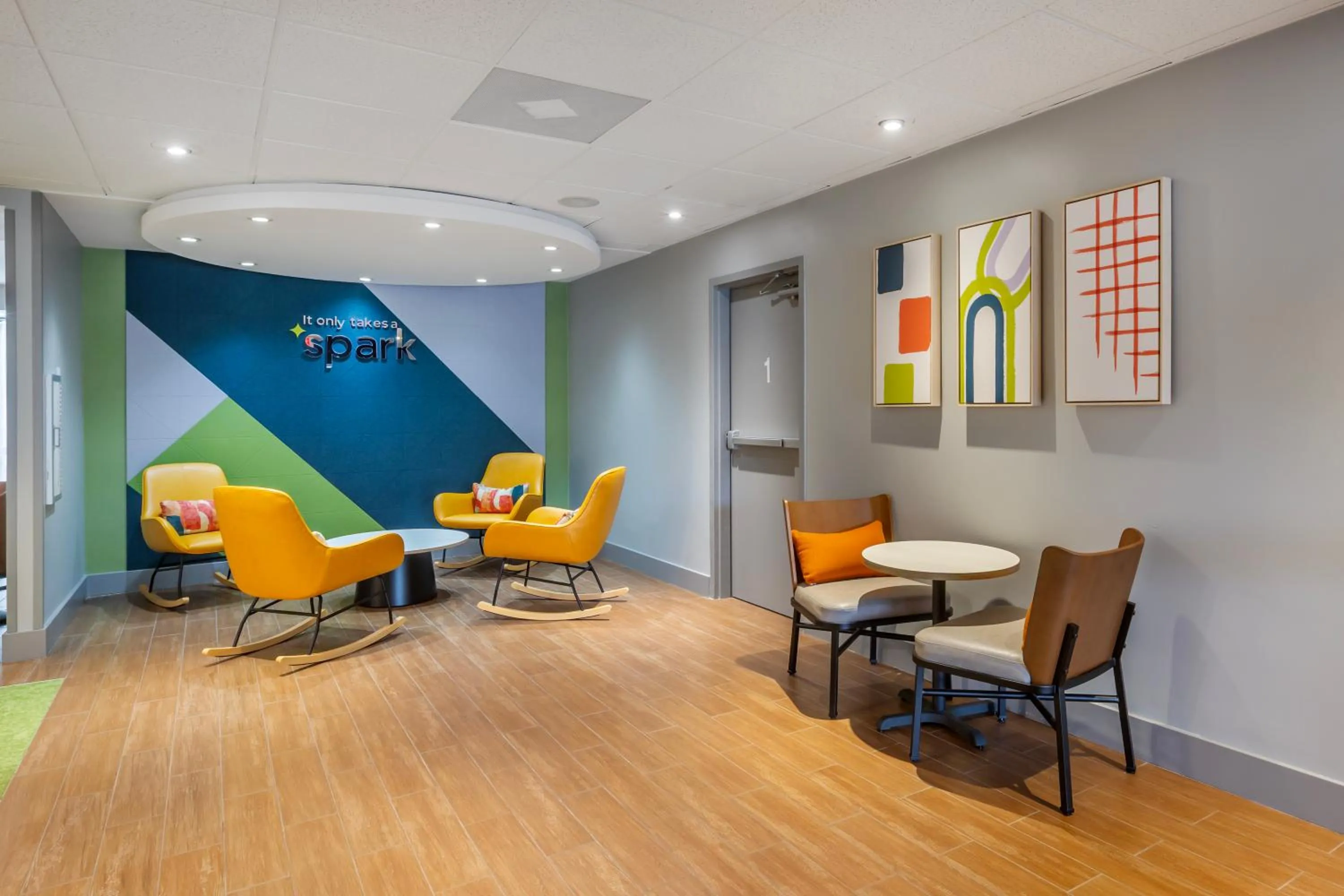 Lobby or reception in Spark by Hilton Atlanta Airport South College Park