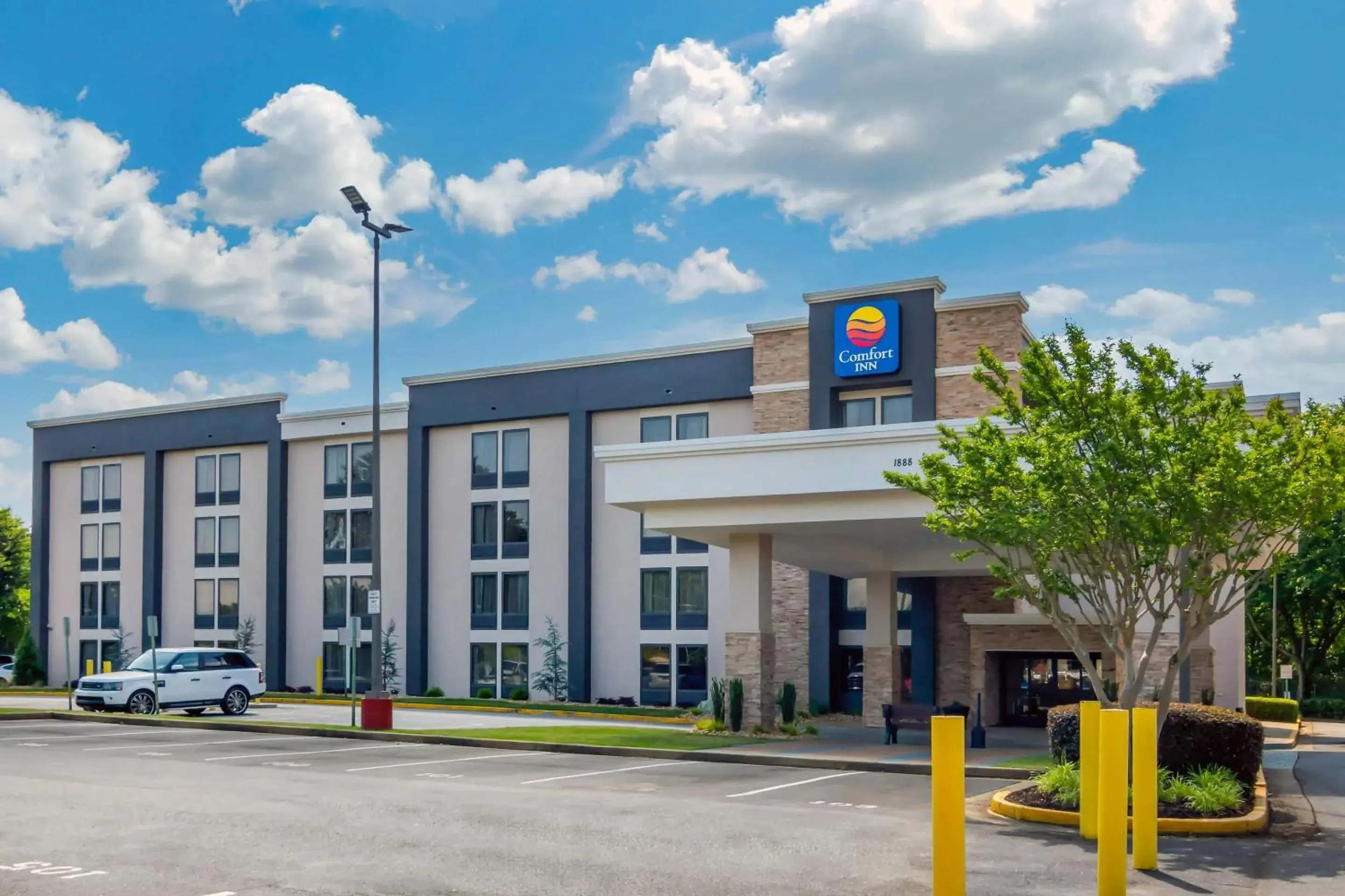 Property building in Comfort Inn Atlanta Airport Property building in Comfort Inn Atlanta Airport