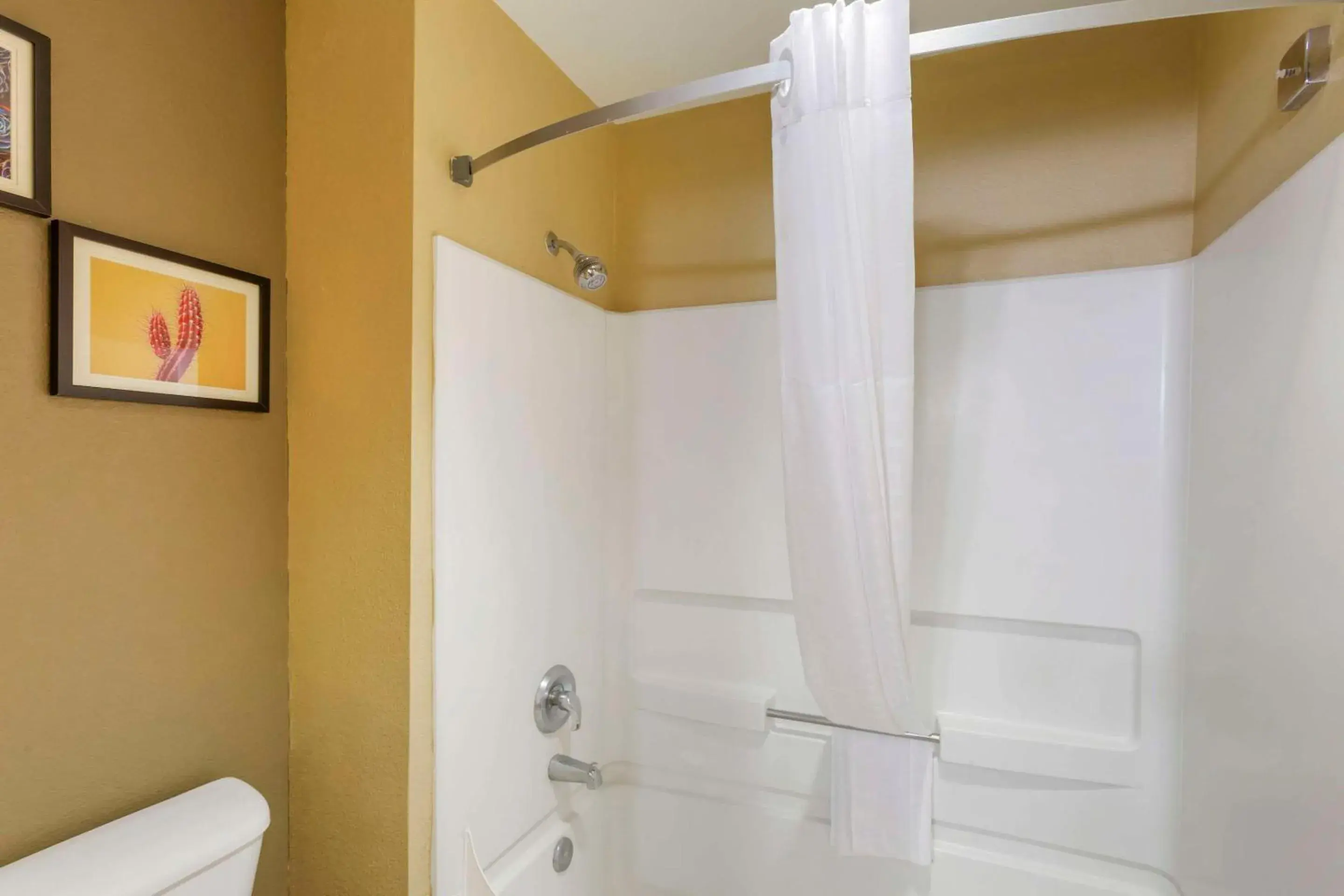 Bedroom in Comfort Inn Green Valley, Arizona Bedroom in Comfort Inn Green Valley, Arizona