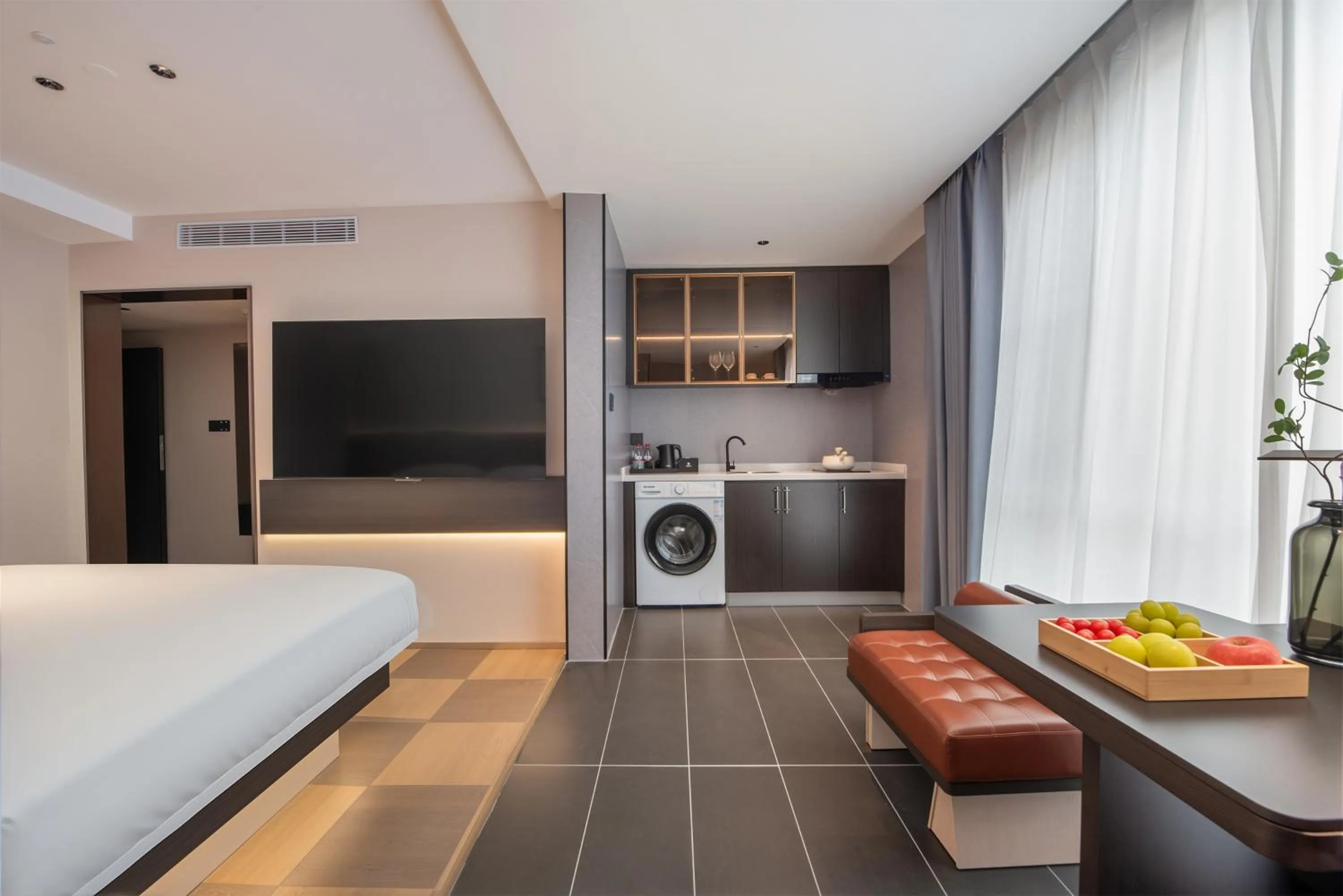 Kitchen or kitchenette, Bed in Waito Hotel Yuexiu Park Guangzhou